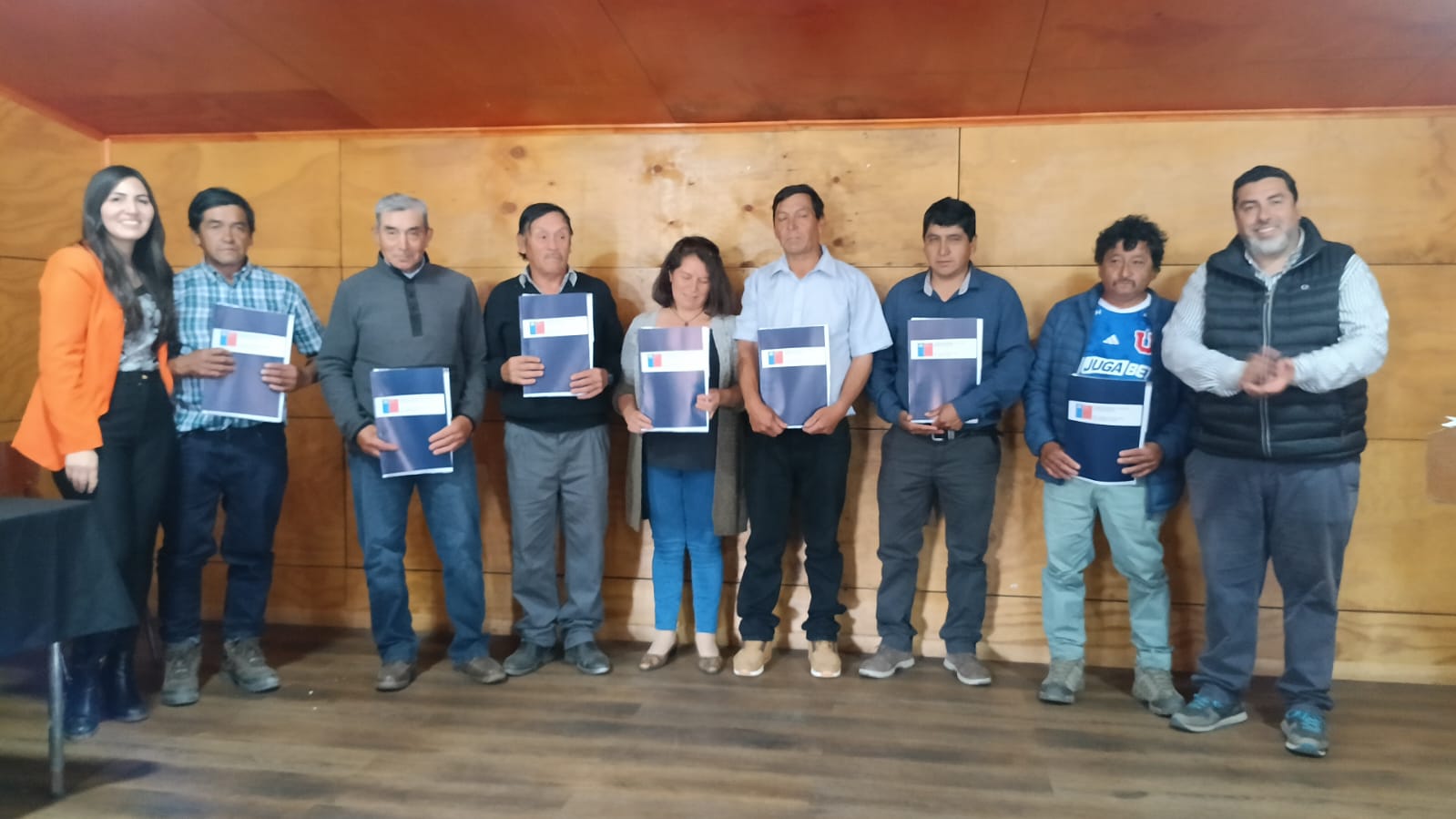 36 FAMILIAS DE LAS COMUNIDADES INDÍGENAS DE HUILLINCO ALTO Y LA MONTAÑA RECIBIERON SUS ANHELADOS TÍTULOS DE DOMINIO DE LA CONADI.