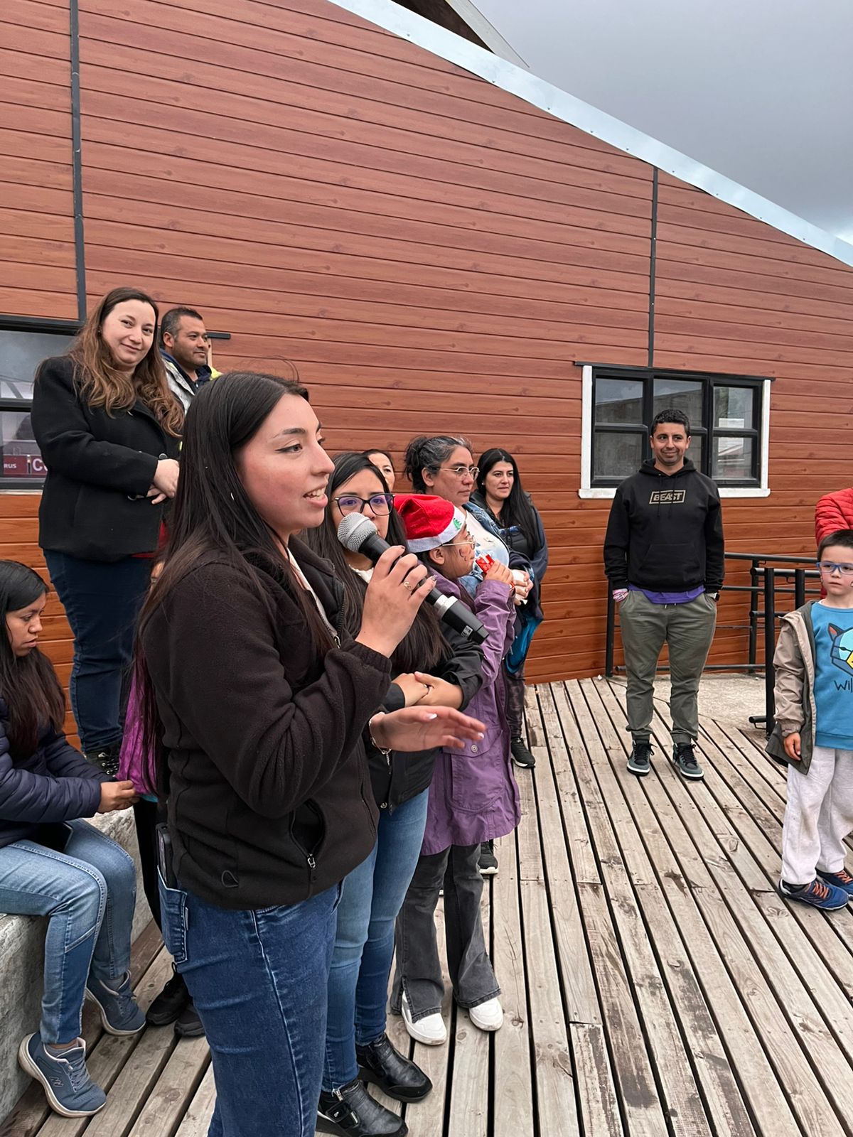 SENDA PREVIENE MUNICIPIO DE CHONCHI Y COMUNIDAD DE HUILLINCO CELEBRARON LA LLEGADA DE LA NAVIDAD.