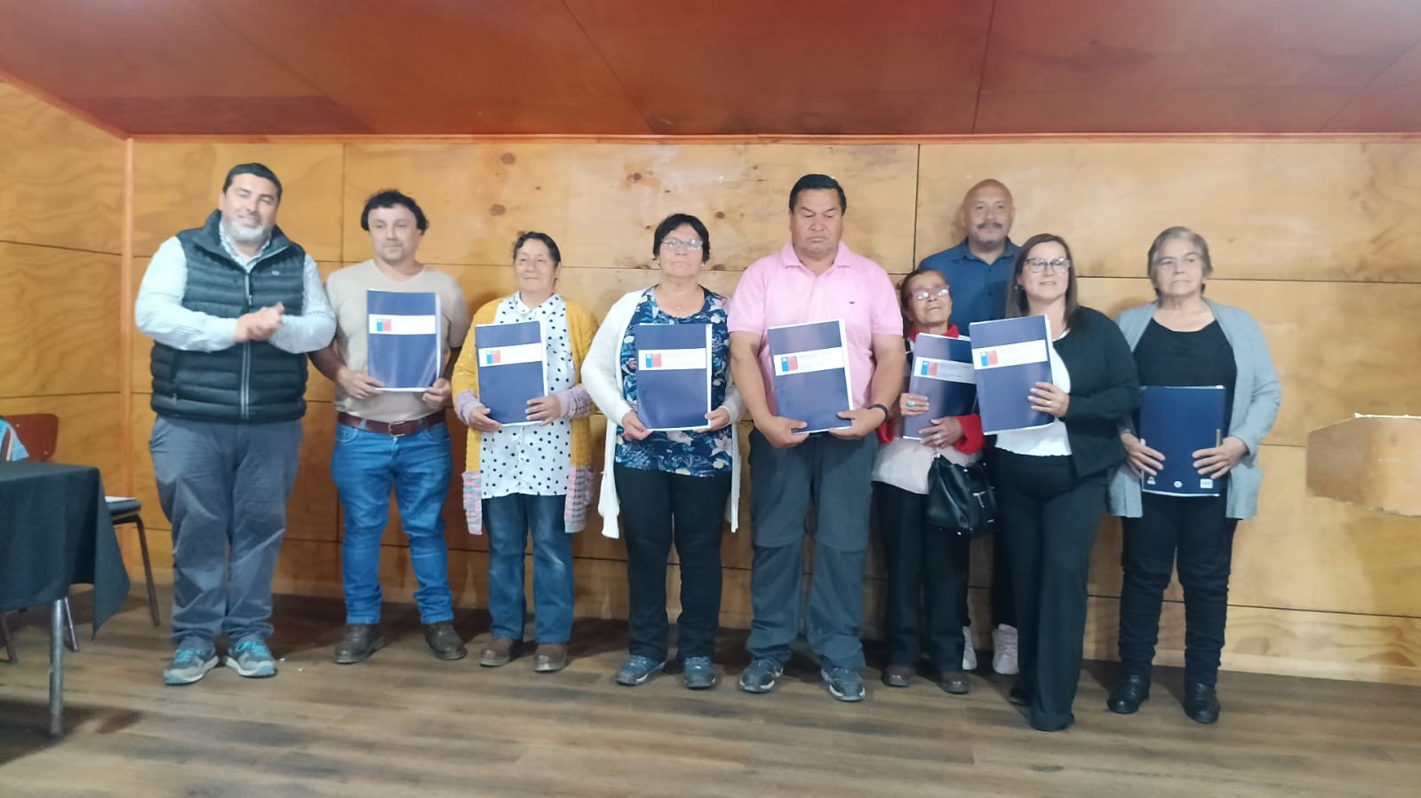36 FAMILIAS DE LAS COMUNIDADES INDÍGENAS DE HUILLINCO ALTO Y LA MONTAÑA RECIBIERON SUS ANHELADOS TÍTULOS DE DOMINIO DE LA CONADI.