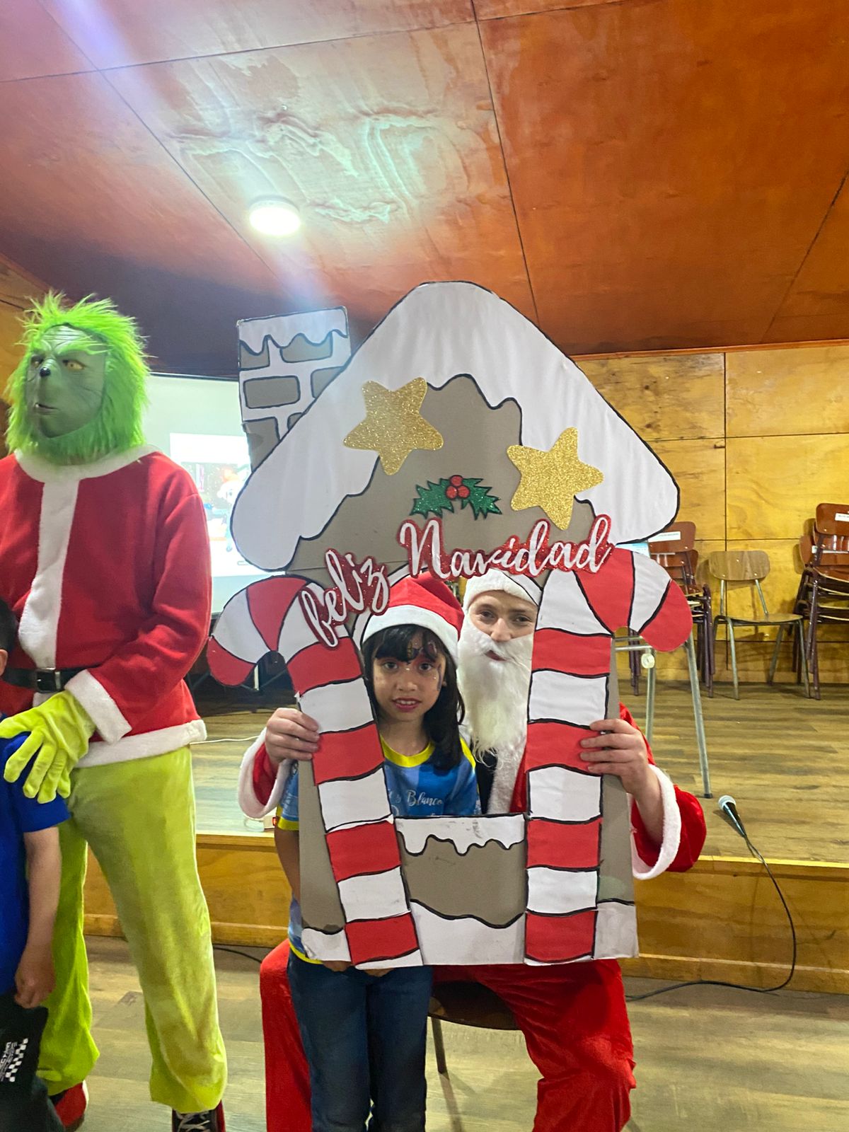 SENDA PREVIENE MUNICIPIO DE CHONCHI Y COMUNIDAD DE HUILLINCO CELEBRARON LA LLEGADA DE LA NAVIDAD.