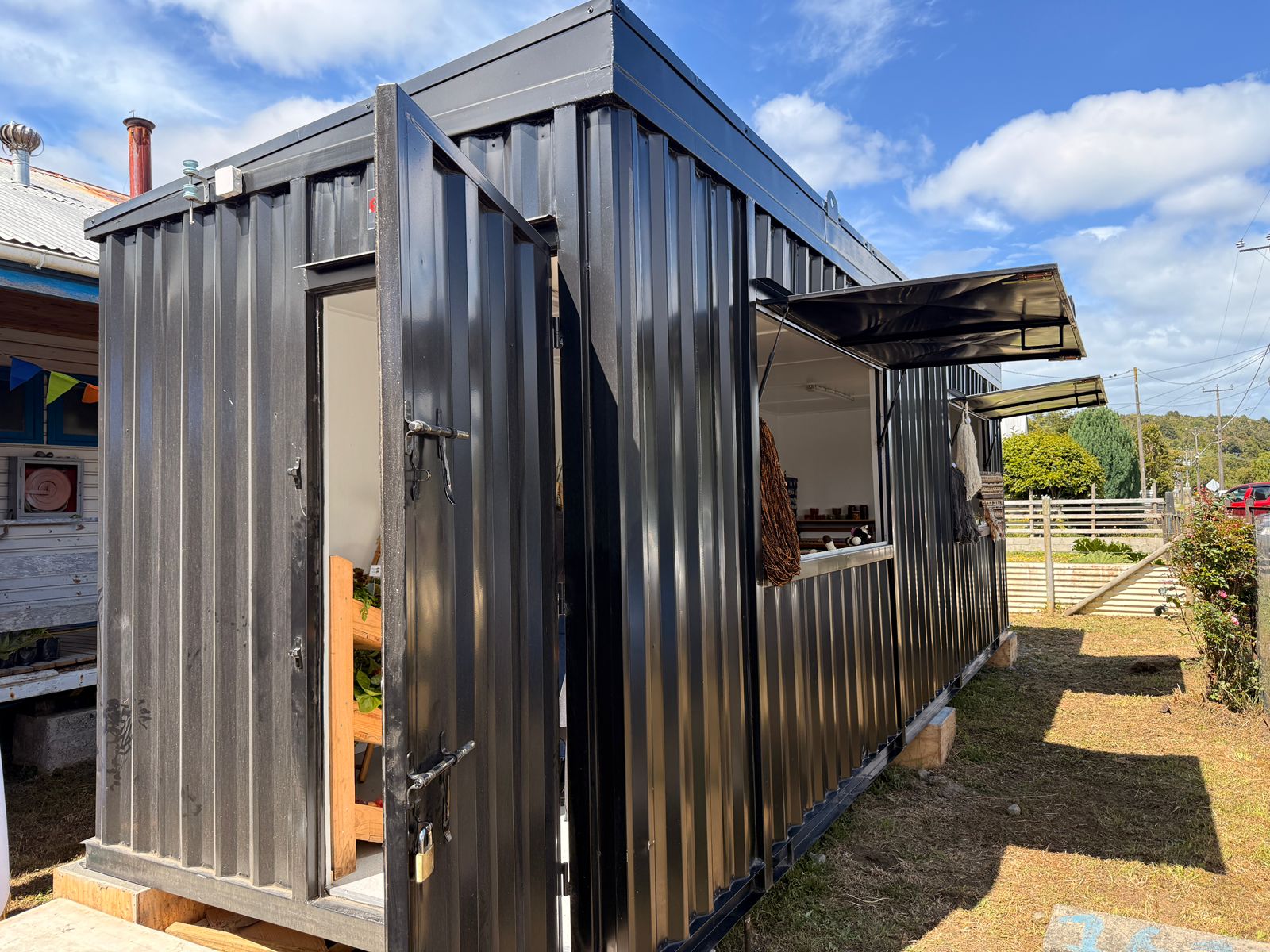 Fue inaugurado el nuevo Mercado Campesino de Huillinco-Cucao de nuestra comuna