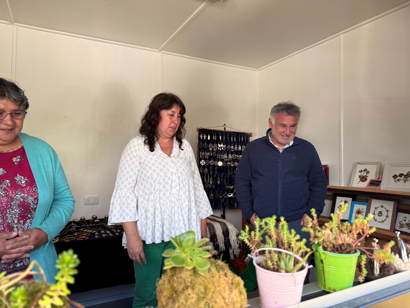 Fue inaugurado el nuevo Mercado Campesino de Huillinco-Cucao de nuestra comuna