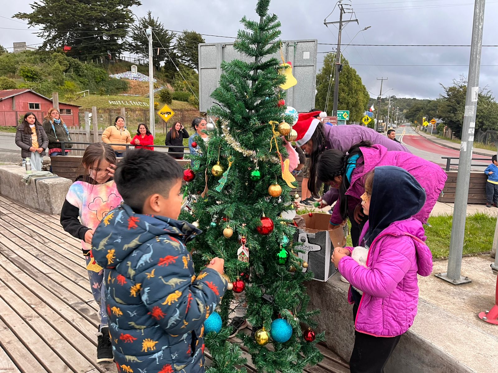 SENDA PREVIENE MUNICIPIO DE CHONCHI Y COMUNIDAD DE HUILLINCO CELEBRARON LA LLEGADA DE LA NAVIDAD.
