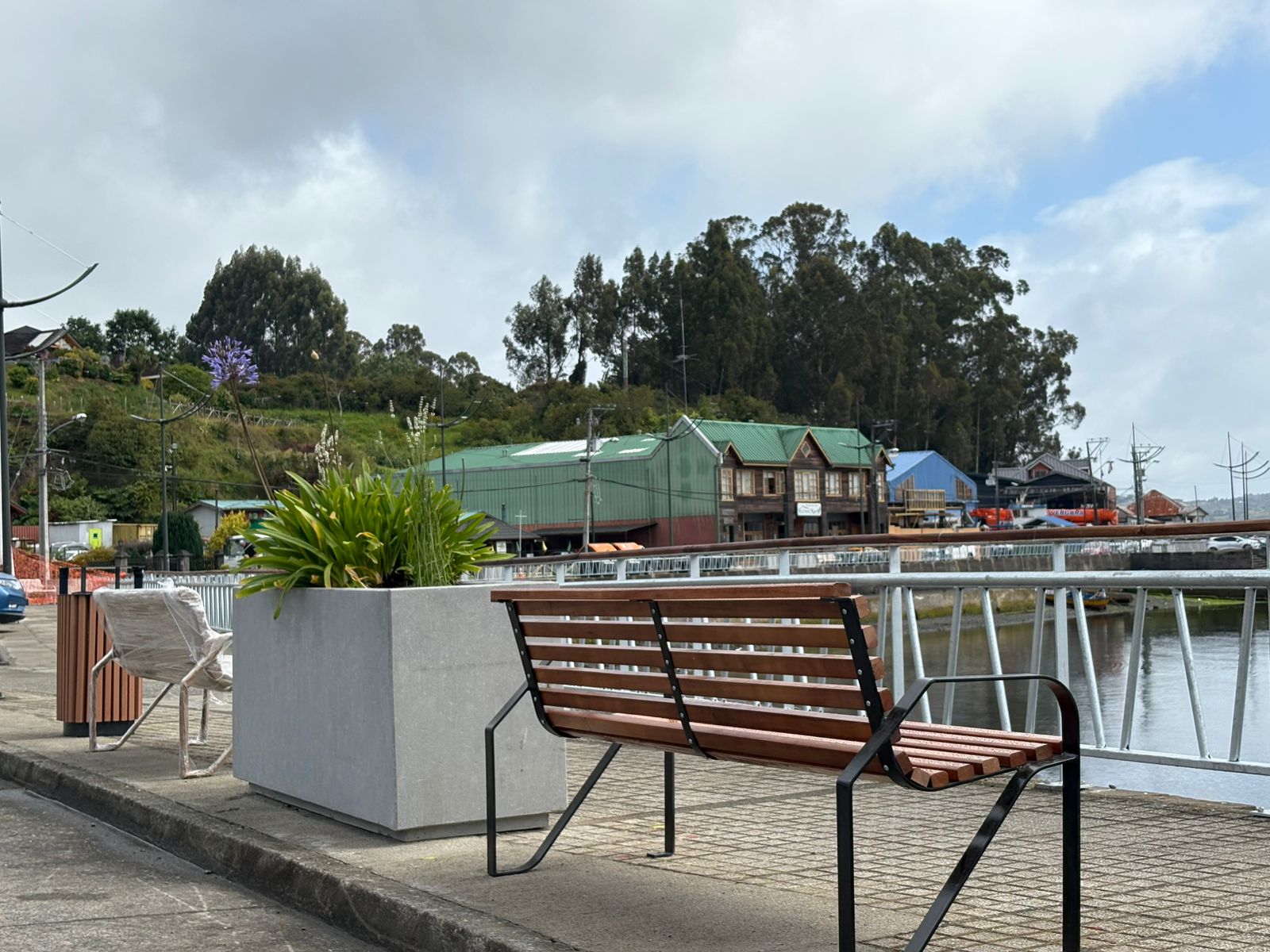 La Costanera de Chonchi Renace: Una Inversión de 268 Millones para una Ciudad Más Moderna y Unificada.