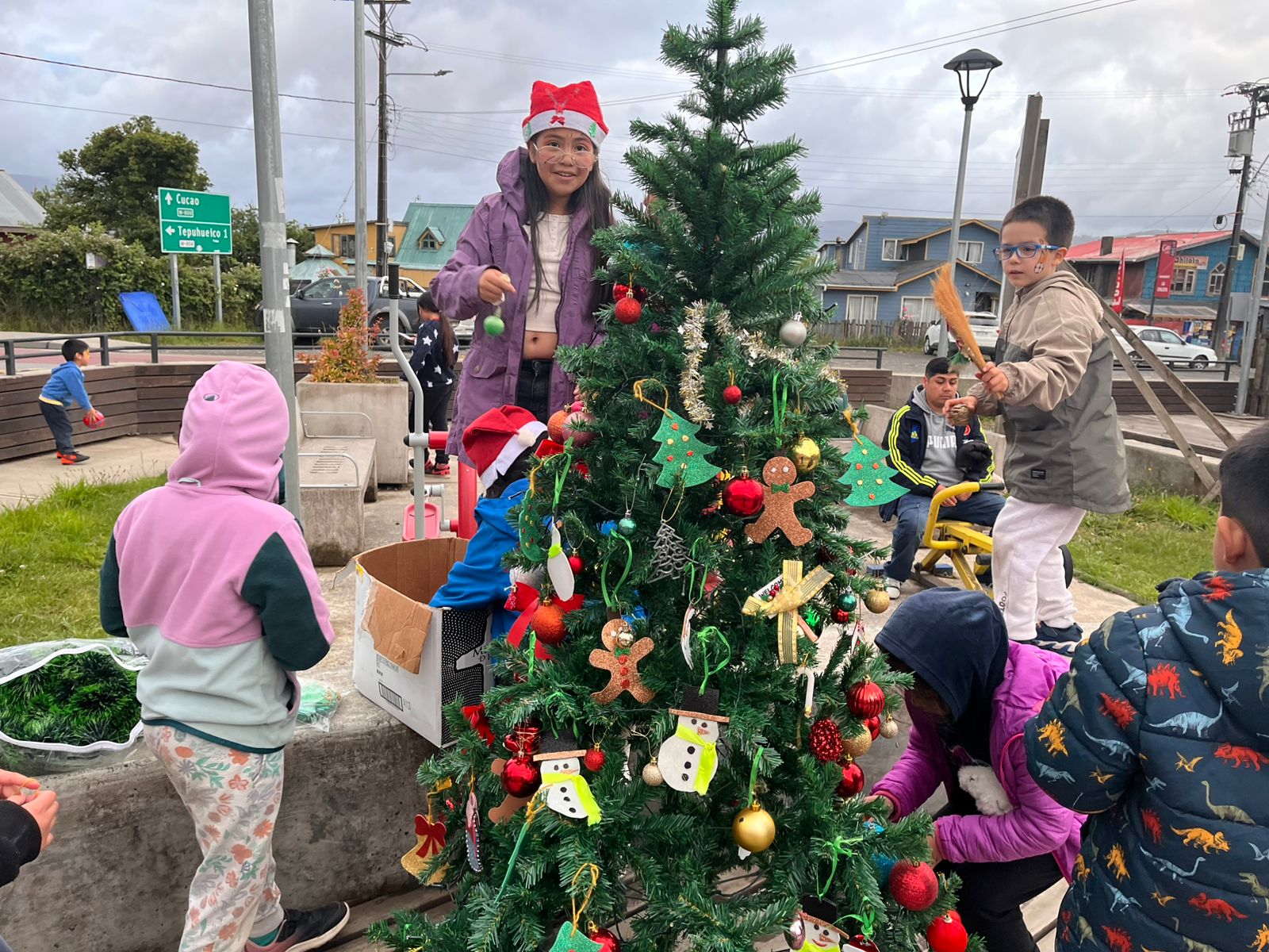 SENDA PREVIENE MUNICIPIO DE CHONCHI Y COMUNIDAD DE HUILLINCO CELEBRARON LA LLEGADA DE LA NAVIDAD.