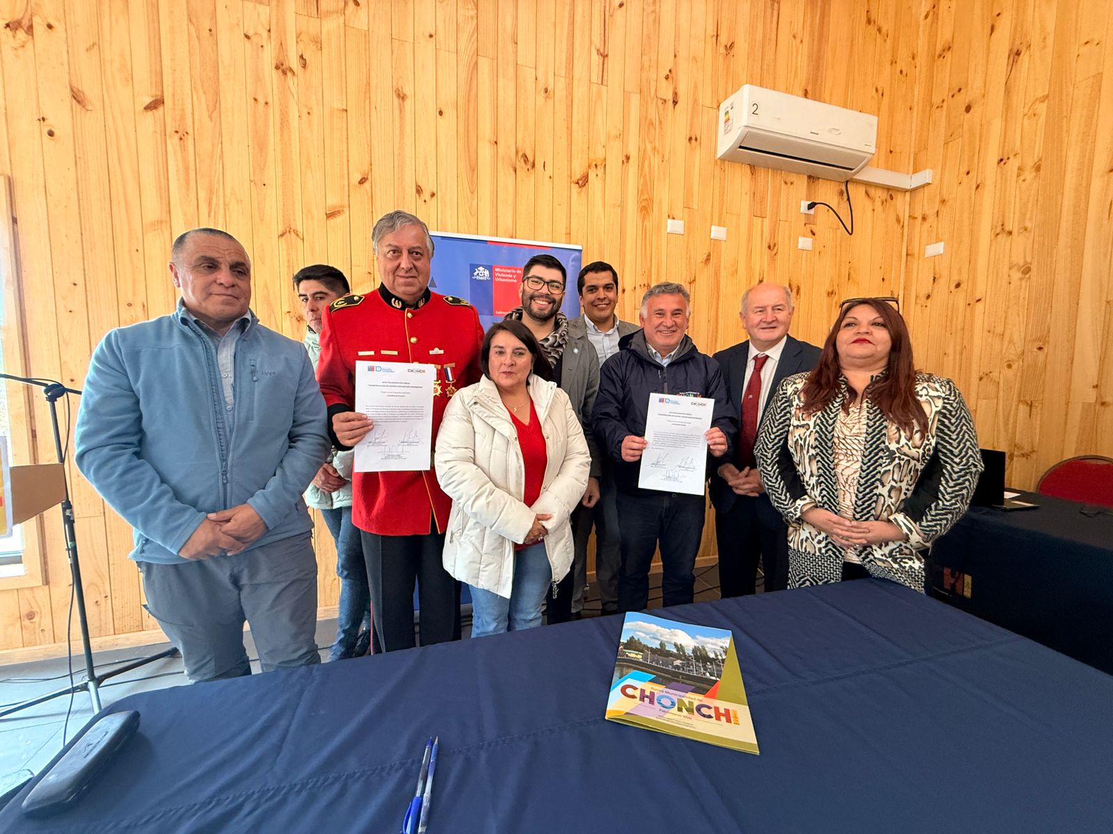 BOMBEROS DE CHONCHI YA DISFRUTAN DE UN HERMOSO ESPACIO MULTIUSO: POR MEDIO DE UNA CEREMONIA FUE INAUGURADO Y ENTREGADO DE FORMA OFICIAL EL NUEVO CENTRO COMUNITARIO DE ESTA HONORABLE INSTITUCIÓN.