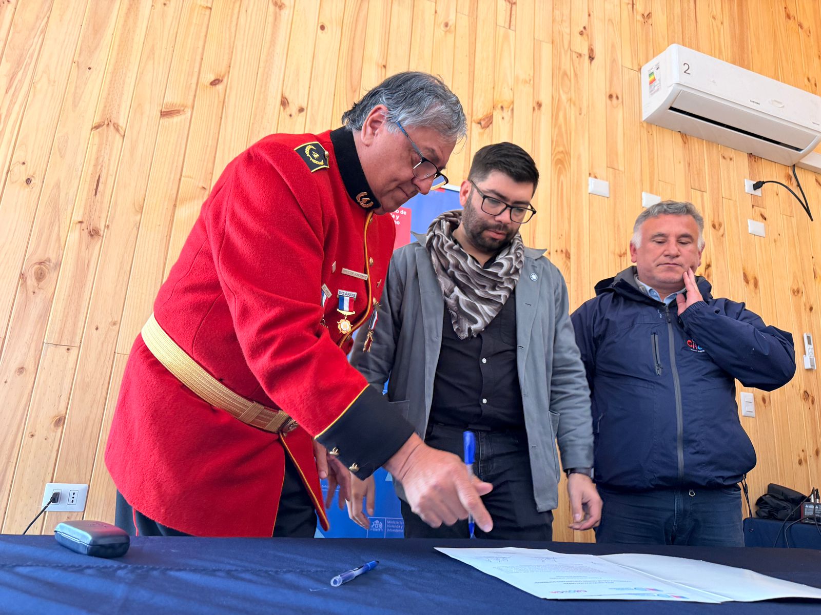 BOMBEROS DE CHONCHI YA DISFRUTAN DE UN HERMOSO ESPACIO MULTIUSO: POR MEDIO DE UNA CEREMONIA FUE INAUGURADO Y ENTREGADO DE FORMA OFICIAL EL NUEVO CENTRO COMUNITARIO DE ESTA HONORABLE INSTITUCIÓN.