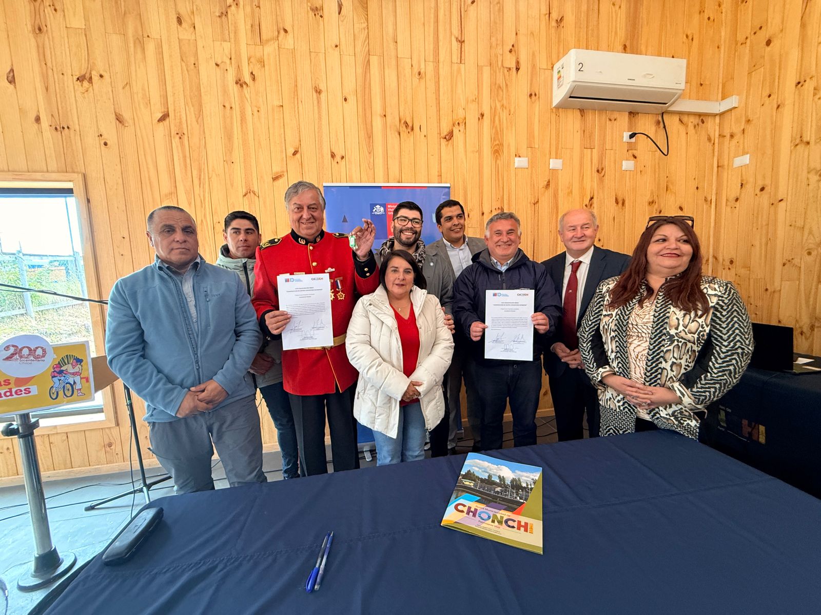 BOMBEROS DE CHONCHI YA DISFRUTAN DE UN HERMOSO ESPACIO MULTIUSO: POR MEDIO DE UNA CEREMONIA FUE INAUGURADO Y ENTREGADO DE FORMA OFICIAL EL NUEVO CENTRO COMUNITARIO DE ESTA HONORABLE INSTITUCIÓN.