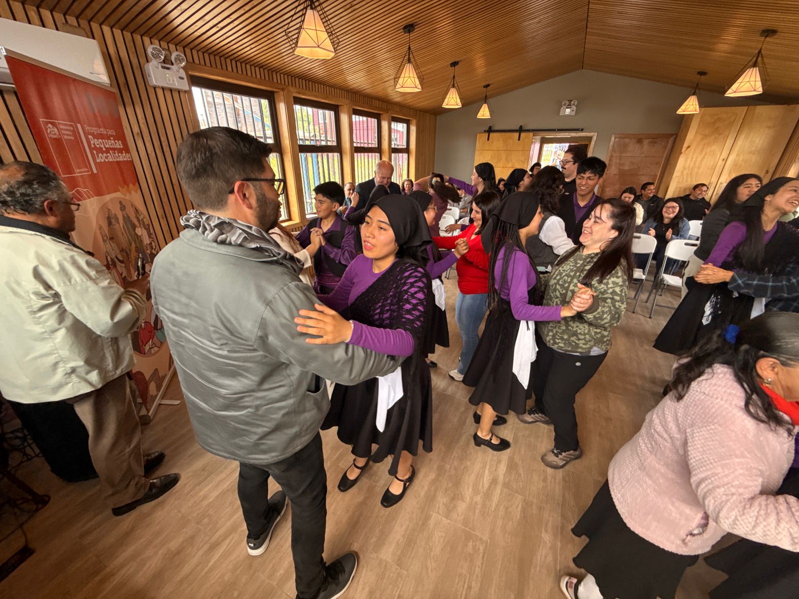 LA JUNTA DE VECINOS RIO HUITAUQUE CUENTA CON UN REMOZADO RECINTO QUE VIENE A FORTALECER EL DESARROLLO COMUNITARIO.