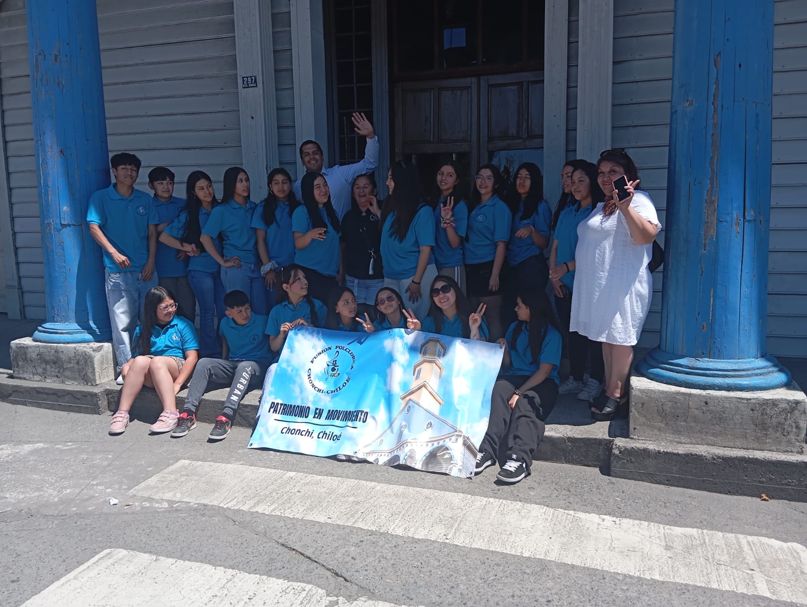 TALLER DE DANZAS “FUSIÓN FOLCLÓRICA” DE CHONCHI EMPRENDE INTENSO VIAJE DE PRESENTACIONES Y ACTIVIDADES A LA ZONA CENTRAL DE NUESTRO PAÍS.