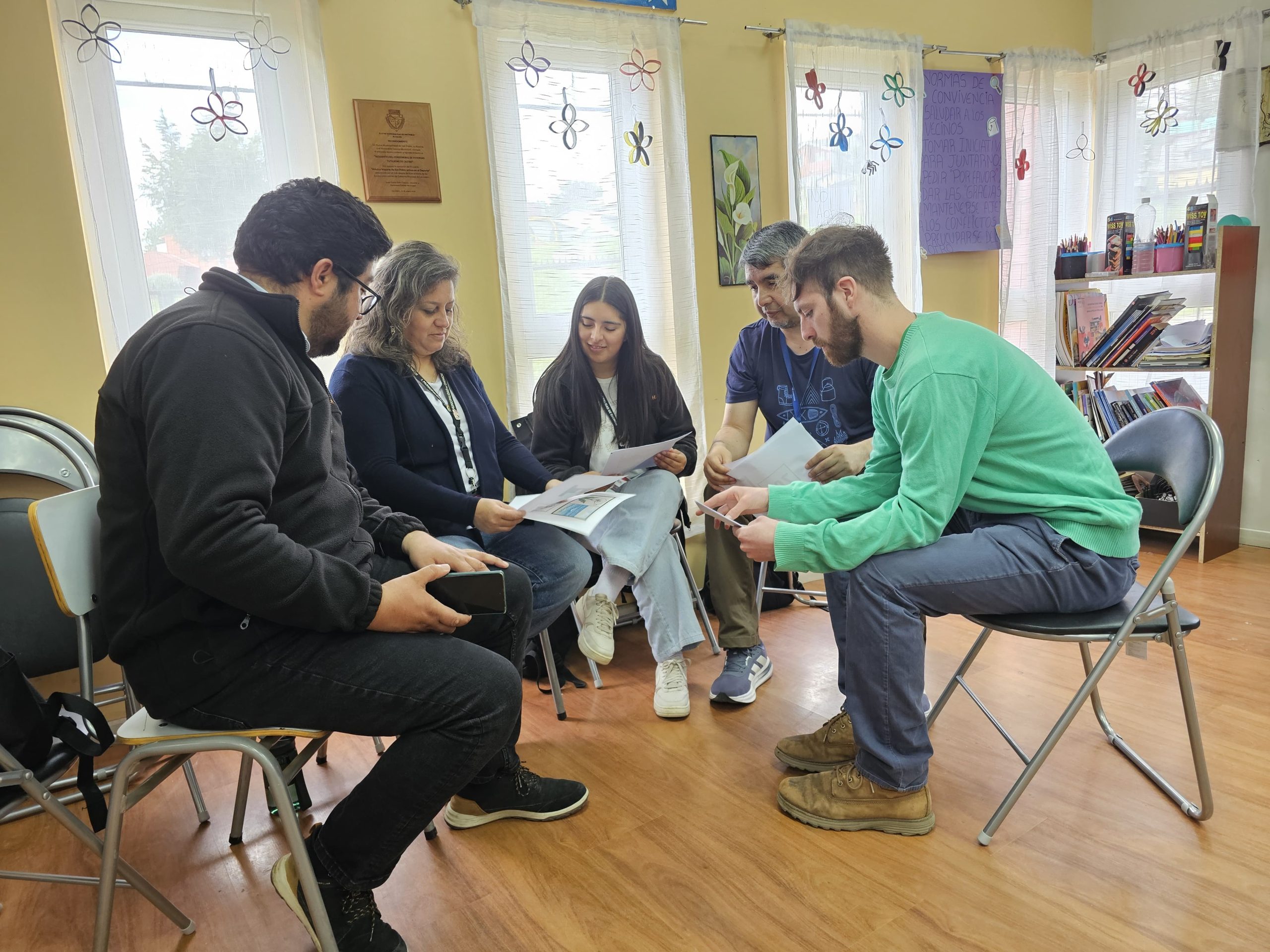Equipo del Centro Diurno Comunitario de Chonchi participa en Encuentro Provincial organizado por el SENAMA