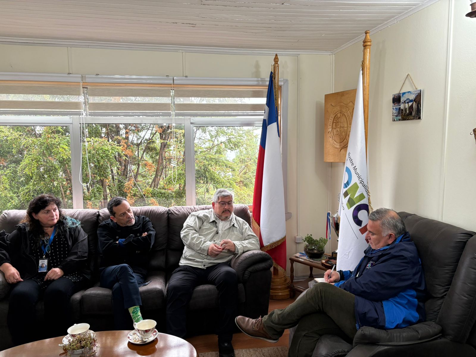 Municipio de Chonchi y SLEP Chiloé establecen principales acuerdos para utilización de recintos educativos durante el verano.