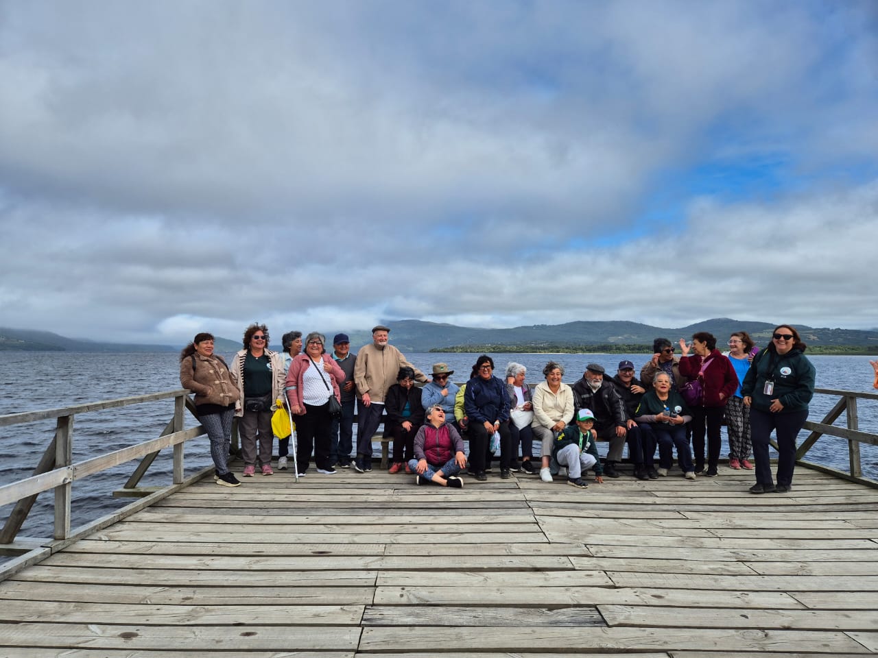 ADULTOS MAYORES PARTICIPAN EN SALIDA FORMATIVA A HUILLINCO.