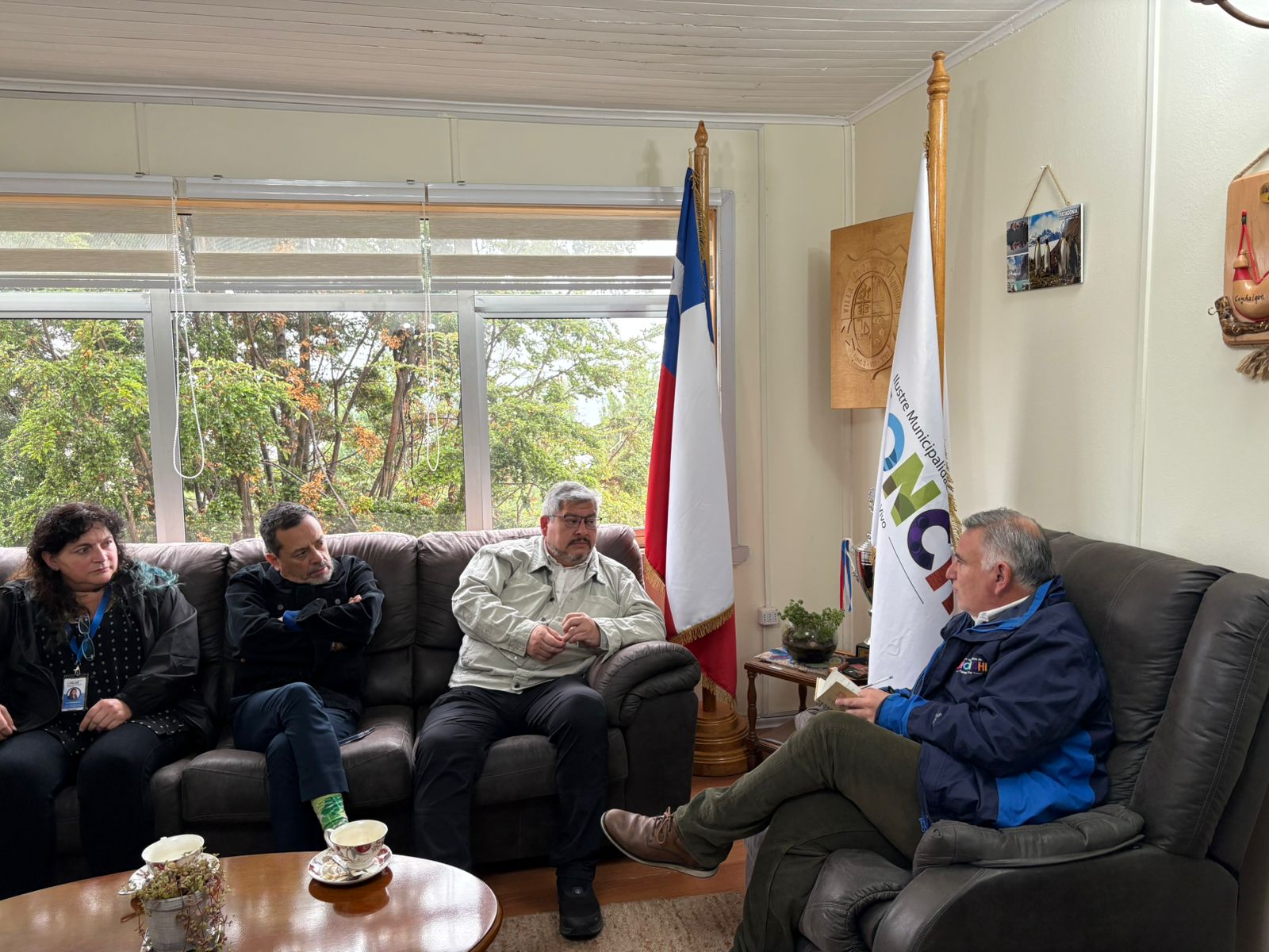 Municipio de Chonchi y SLEP Chiloé establecen principales acuerdos para utilización de recintos educativos durante el verano.
