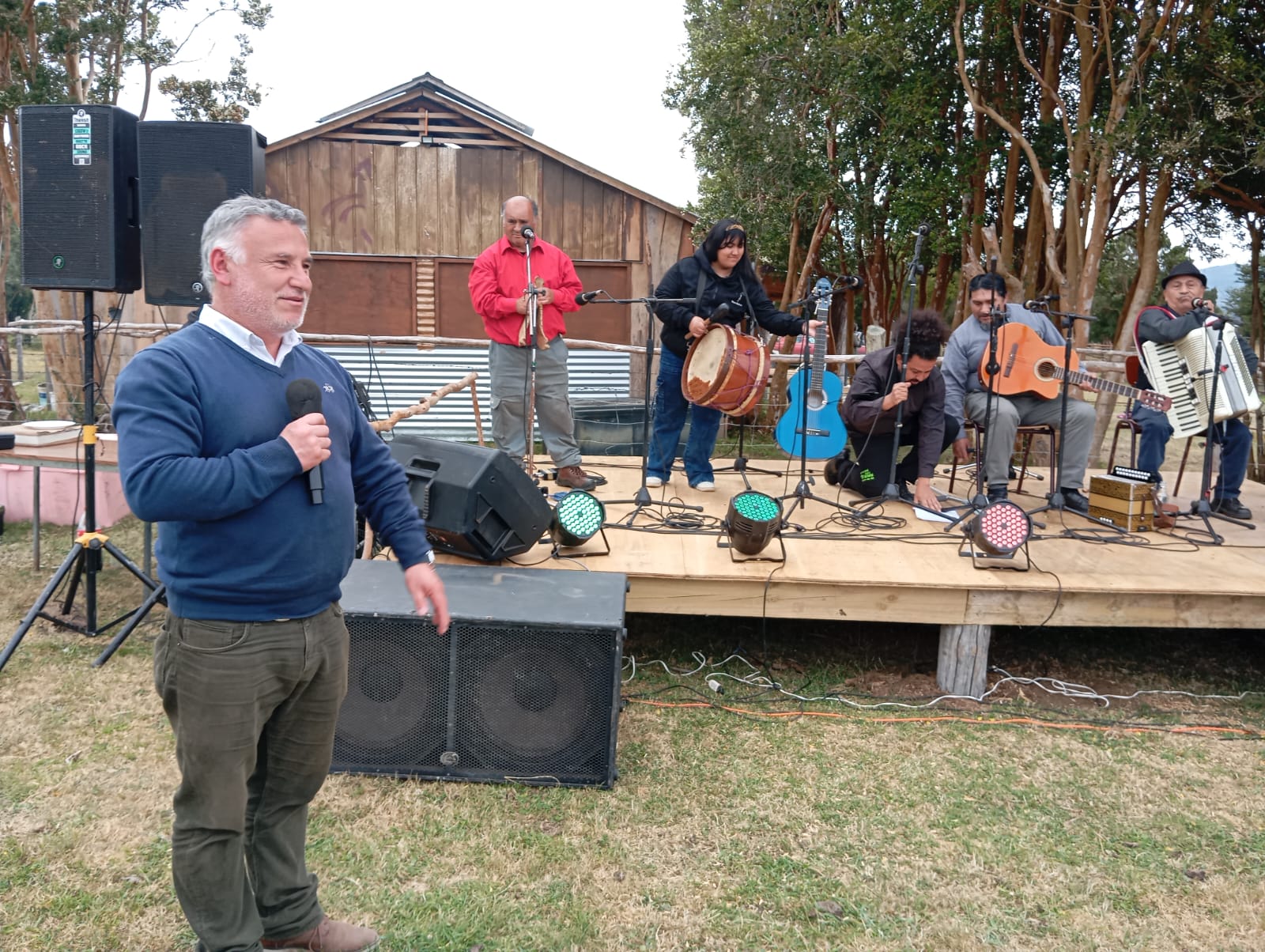 ASOCIACIÓN DE COMUNIDADES INDÍGENAS “HUILLI LAFKEN” DE HUILLINCO-CUCAO REALIZA SU PRIMERA FIESTA COSTUMBRISTA “SABORES DEL PACÍFICO”.