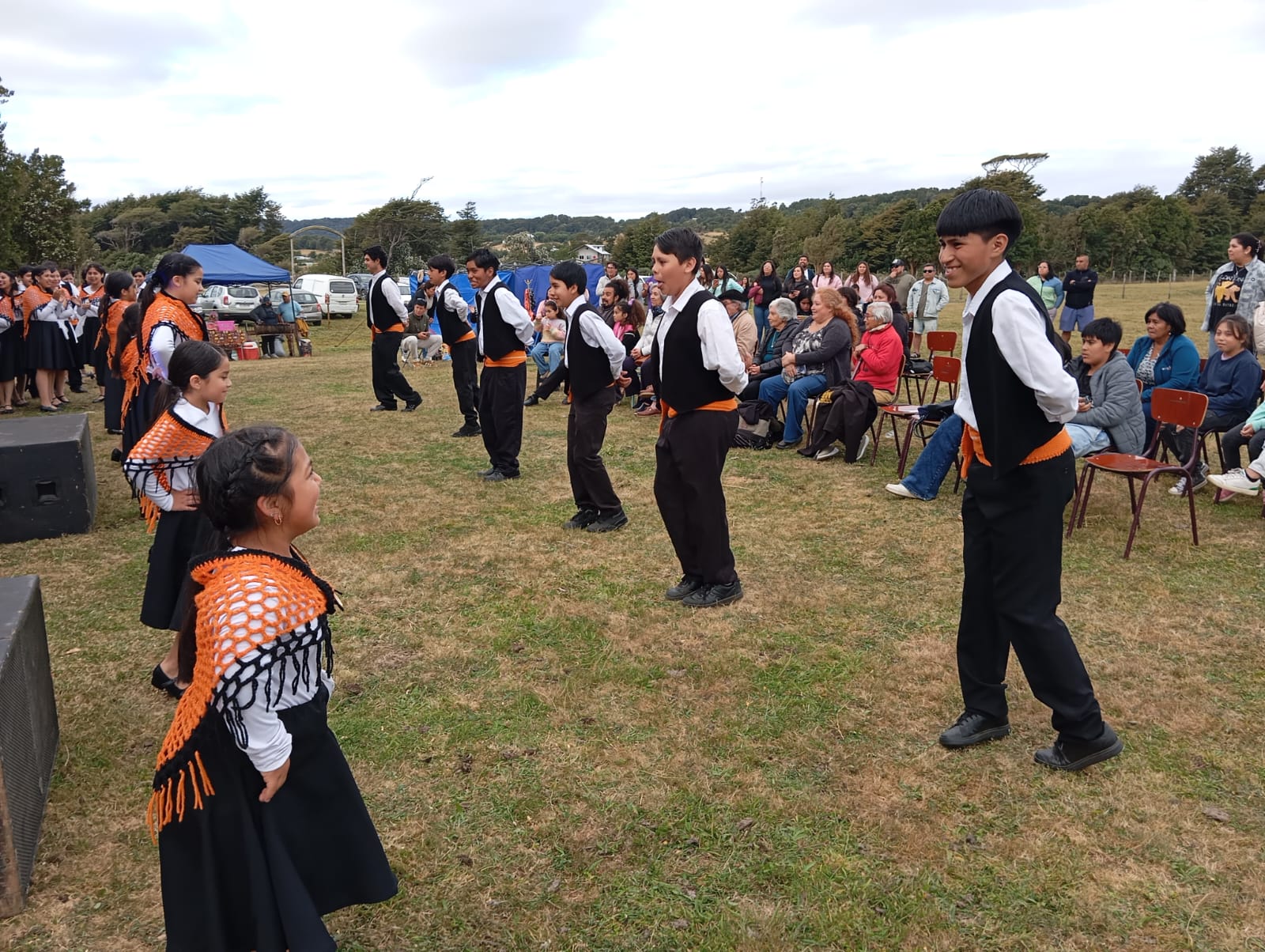 ASOCIACIÓN DE COMUNIDADES INDÍGENAS “HUILLI LAFKEN” DE HUILLINCO-CUCAO REALIZA SU PRIMERA FIESTA COSTUMBRISTA “SABORES DEL PACÍFICO”.
