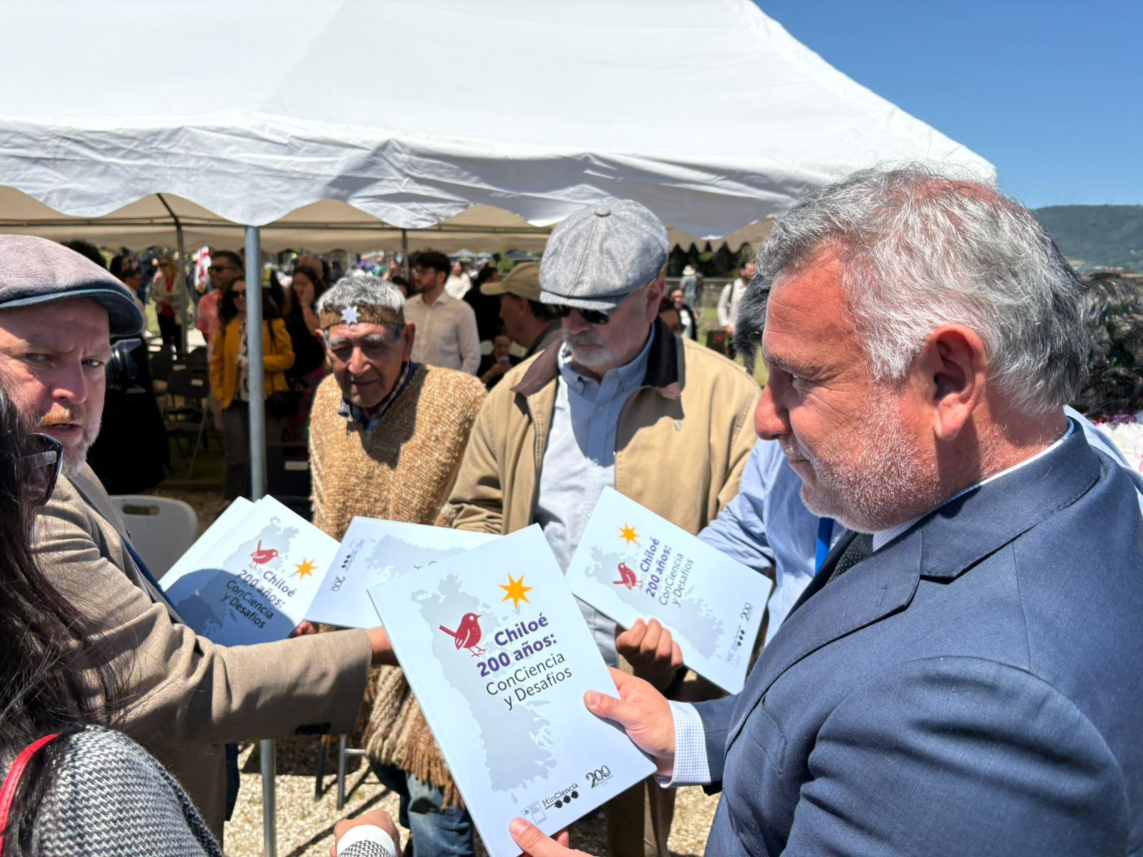 ALCALDE FERNANDO OYARZÚN MACÍAS PARTICIPA EN ACTO DE CONMEMORACIÓN DEL BICENTENARIO DE CHILOÉ.