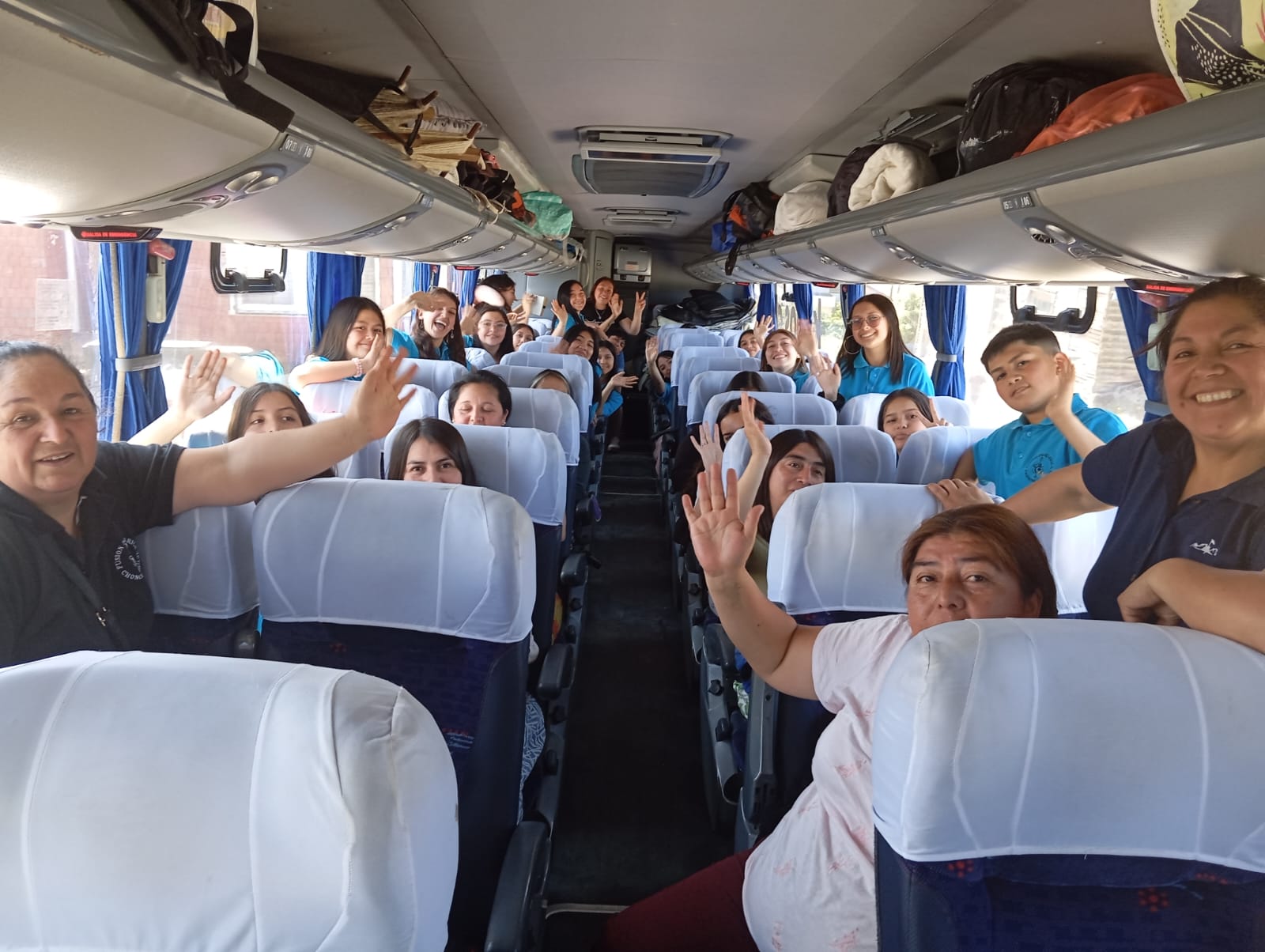 TALLER DE DANZAS “FUSIÓN FOLCLÓRICA” DE CHONCHI EMPRENDE INTENSO VIAJE DE PRESENTACIONES Y ACTIVIDADES A LA ZONA CENTRAL DE NUESTRO PAÍS.