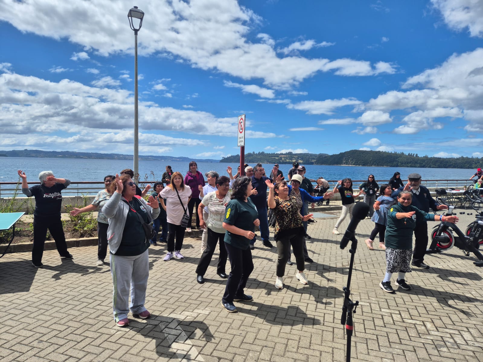 Jornada Activa para Personas Mayores en la Costanera