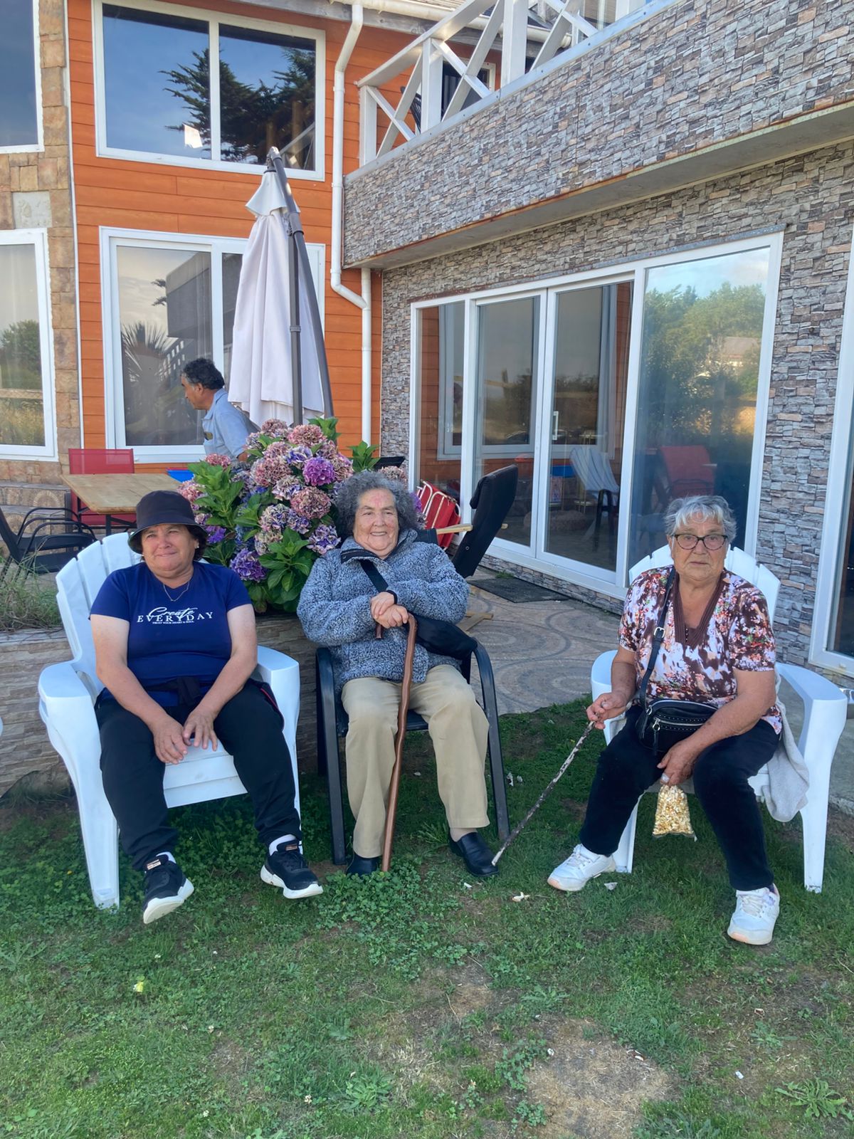 ADULTOS MAYORES DEL PROGRAMA VÍNCULOS DE CHONCHI PARTICIPAN EN JORNADA RECREATIVA EN ANCUD.
