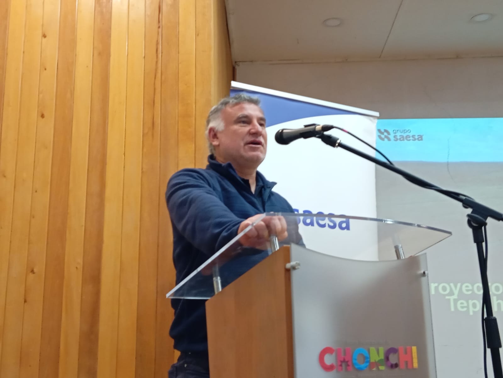 En plena ejecución se encuentra proyecto de Electrificación para 83 familias de la comuna de Chonchi con una inversión de más de mil 299 millones de pesos gracias al Financiamiento del Gobierno Regional de Los Lagos.