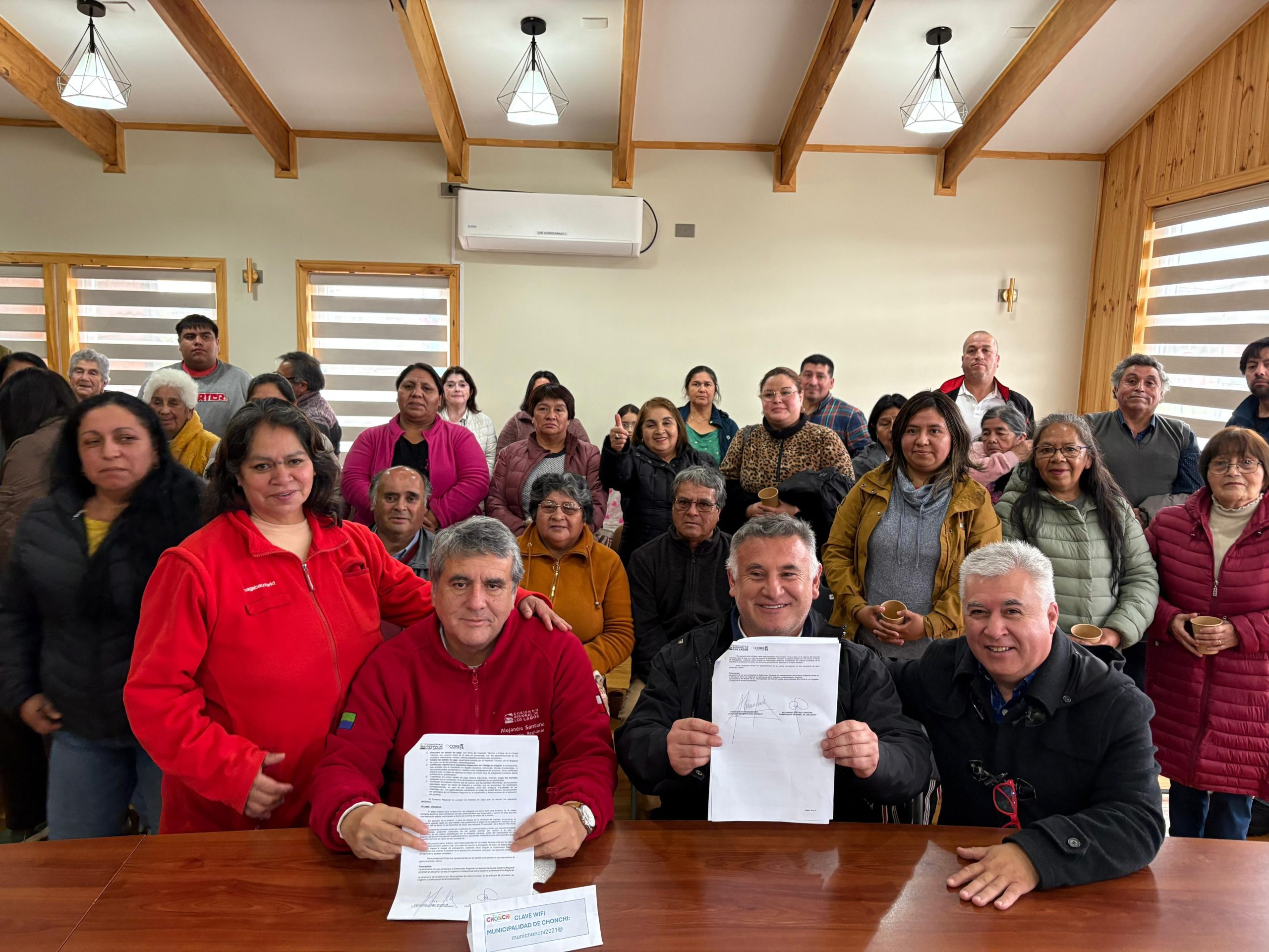 Con una inversión del GORE de más de $1.100 millones se realizará la Conservación de caminos rurales y la Reposición de dos nuevas ambulancias para Chonchi.