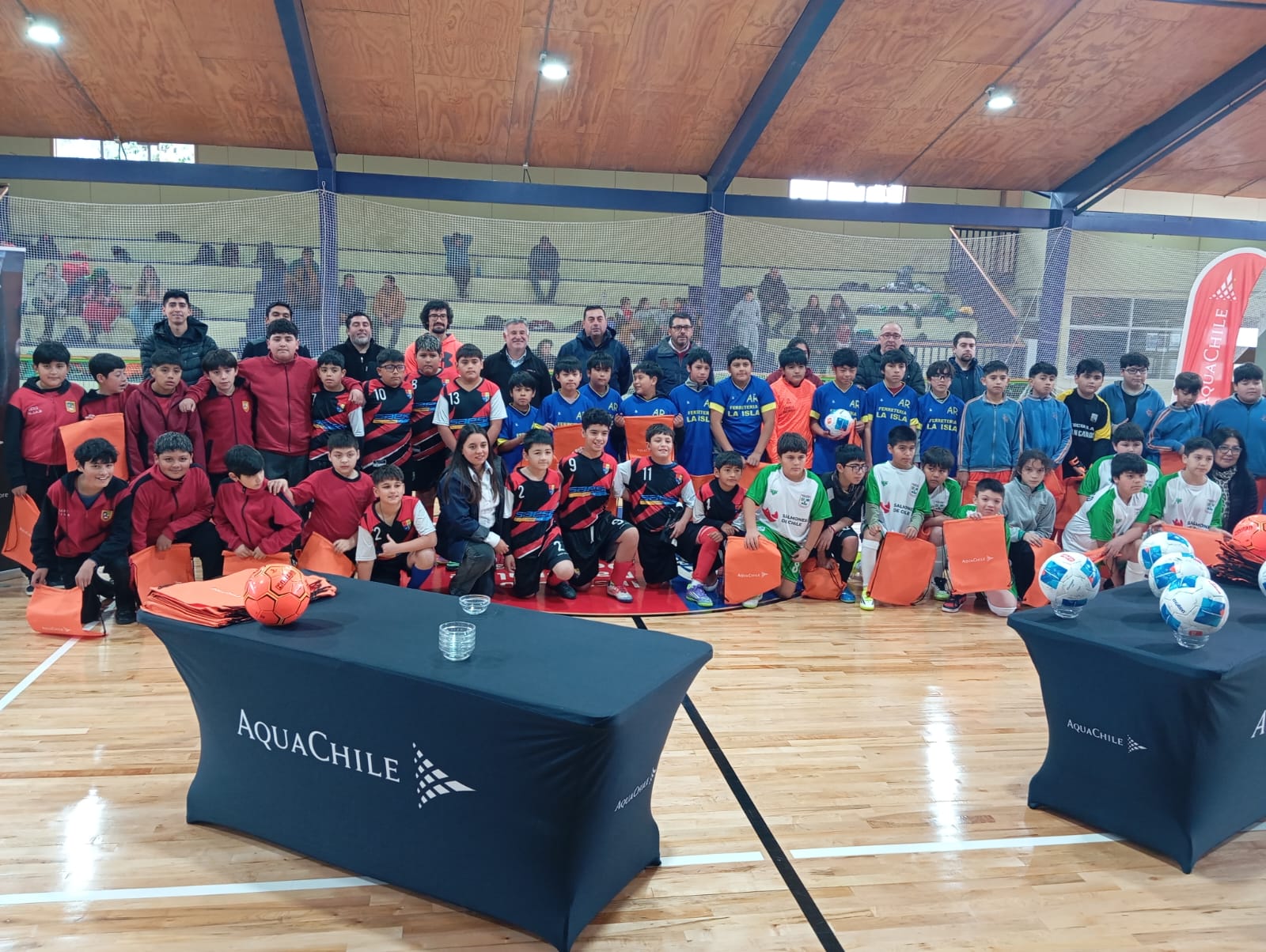 Chonchi da inicio a la tercera versión del Futsal Escolar AquaChile