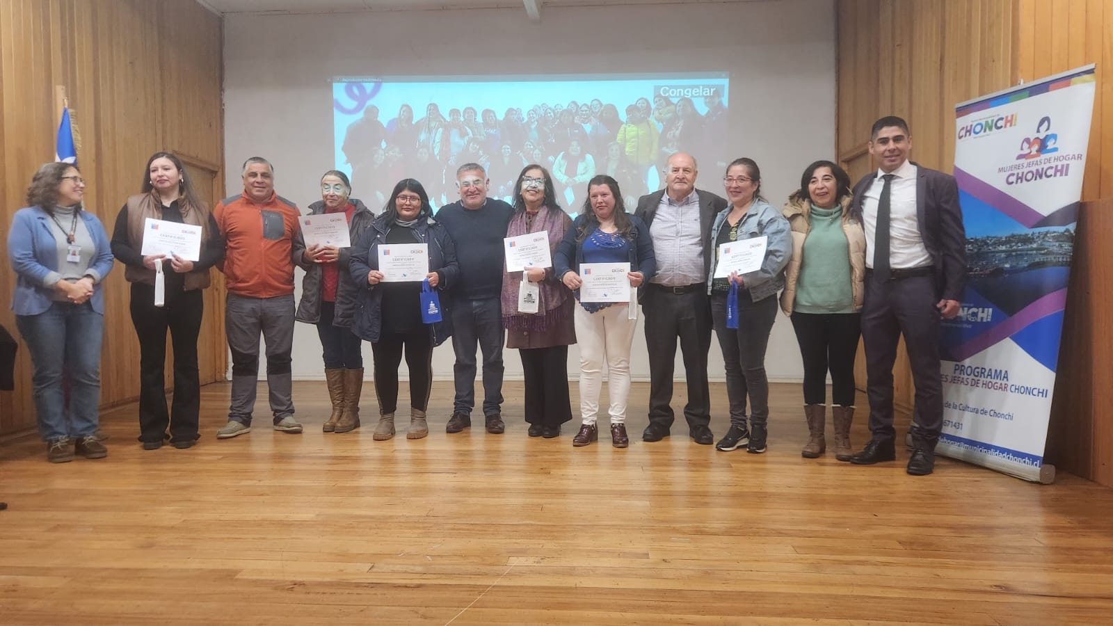 51 Nuevas usuarias egresan con éxito del Programa “Mujeres Jefas de Hogar” de Chonchi.