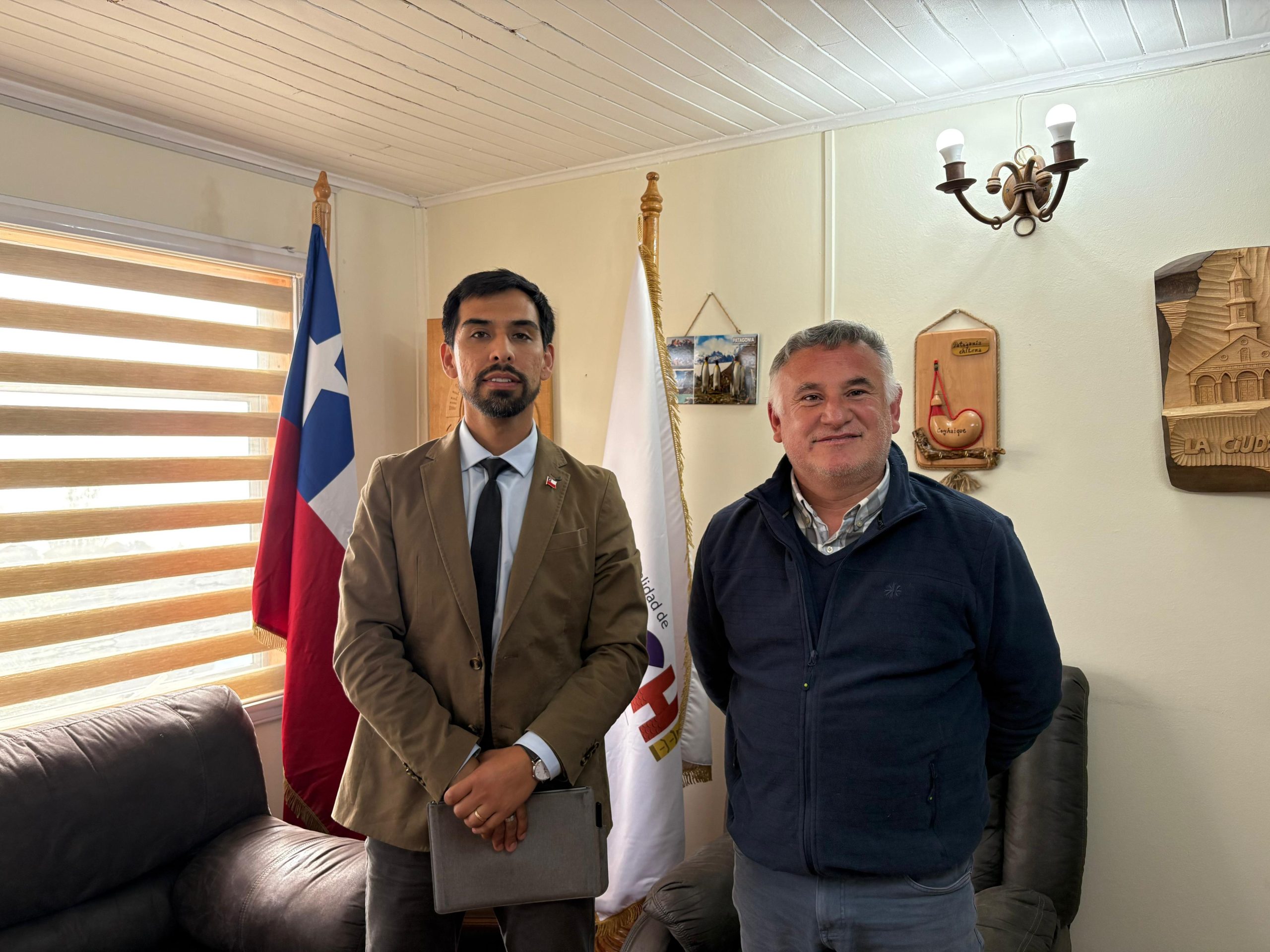 Alcalde Fernando Oyarzún Macías recibe la Visita Protocolar del nuevo Seremi de Obras Públicas de la Región de Los Lagos.