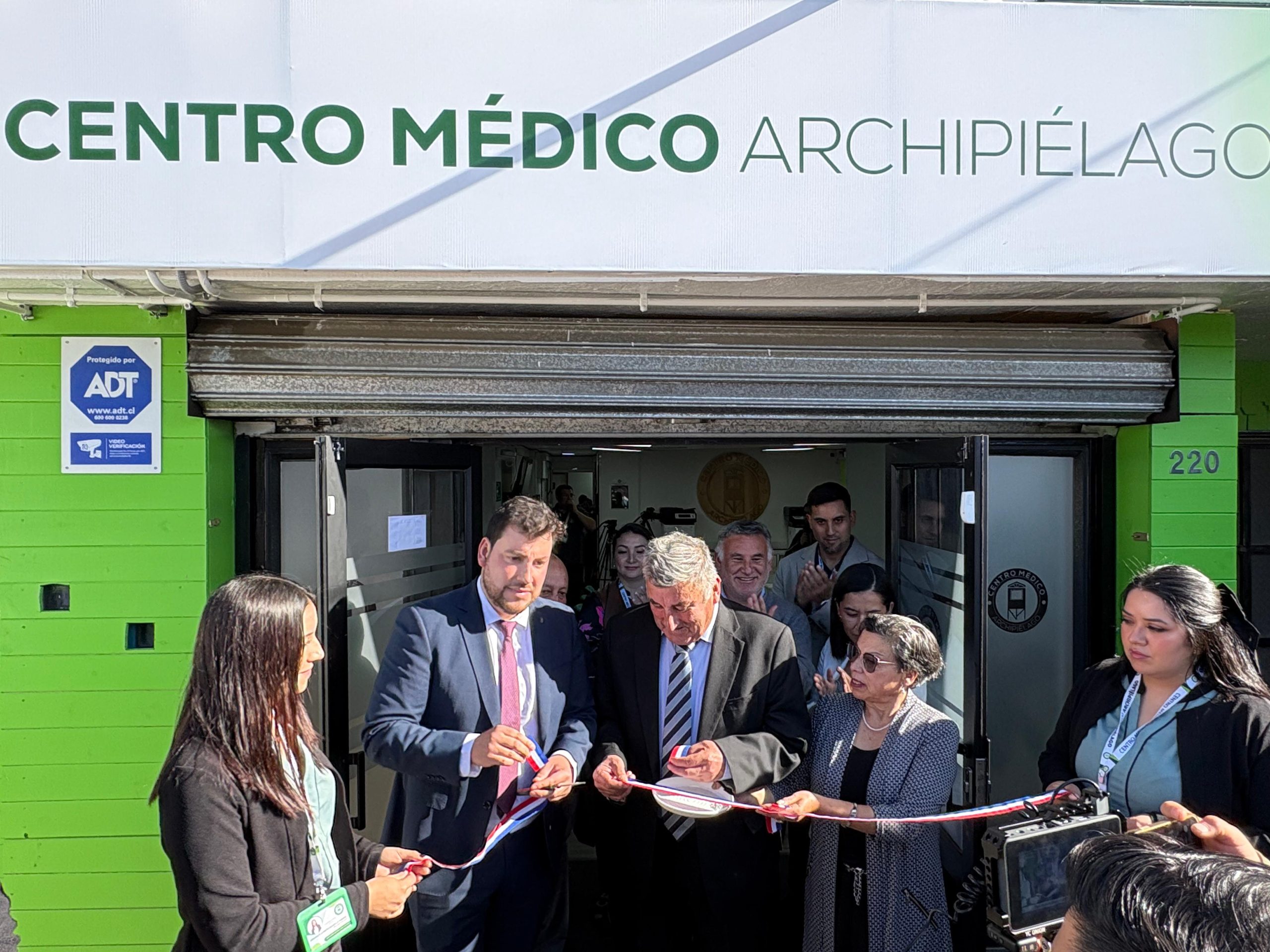 Con la presencia de diversas autoridades fue inaugurada la nueva sucursal del Centro Médico “Archipiélago” en Chonchi.