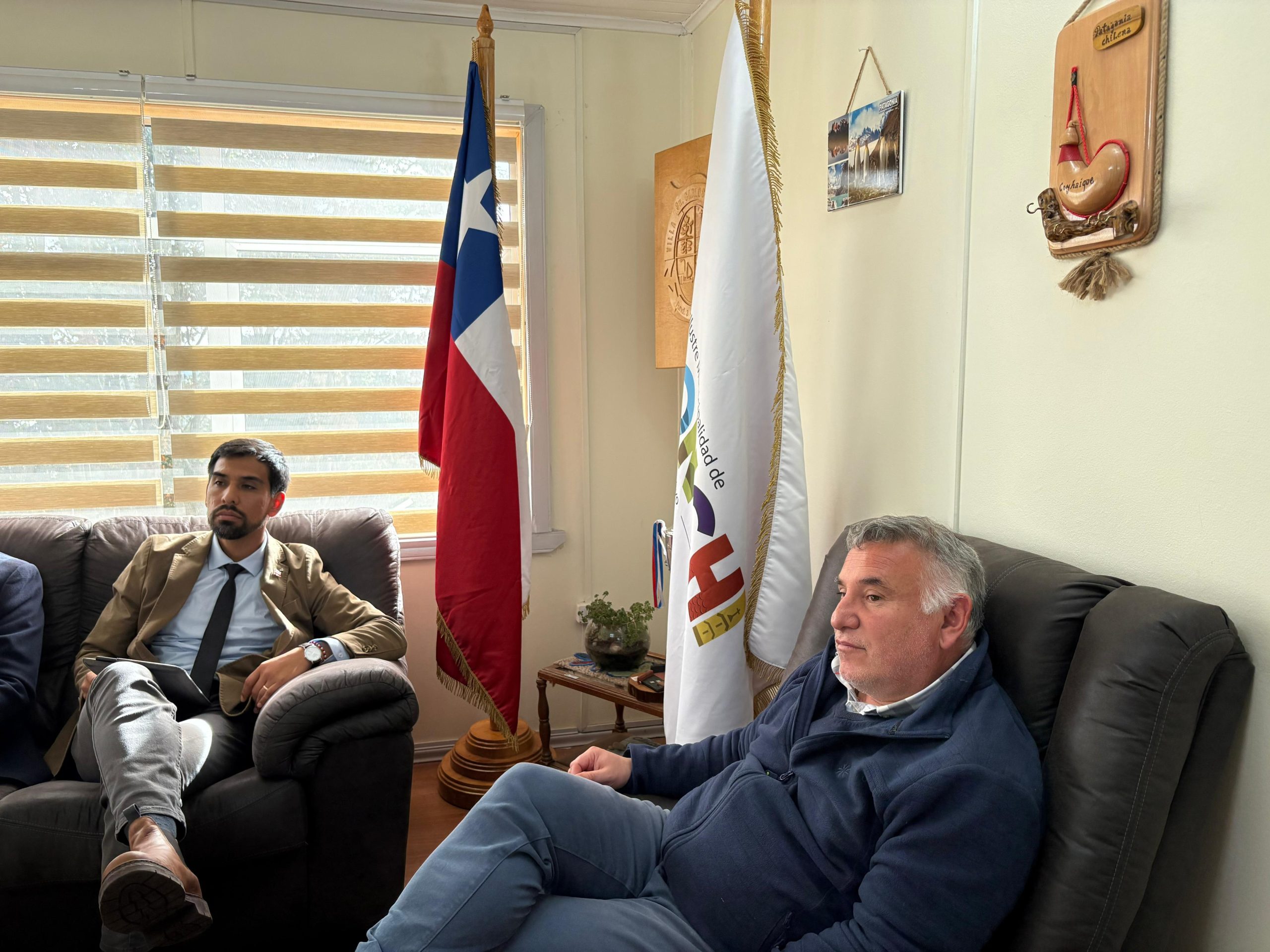 Alcalde Fernando Oyarzún Macías recibe la Visita Protocolar del nuevo Seremi de Obras Públicas de la Región de Los Lagos.