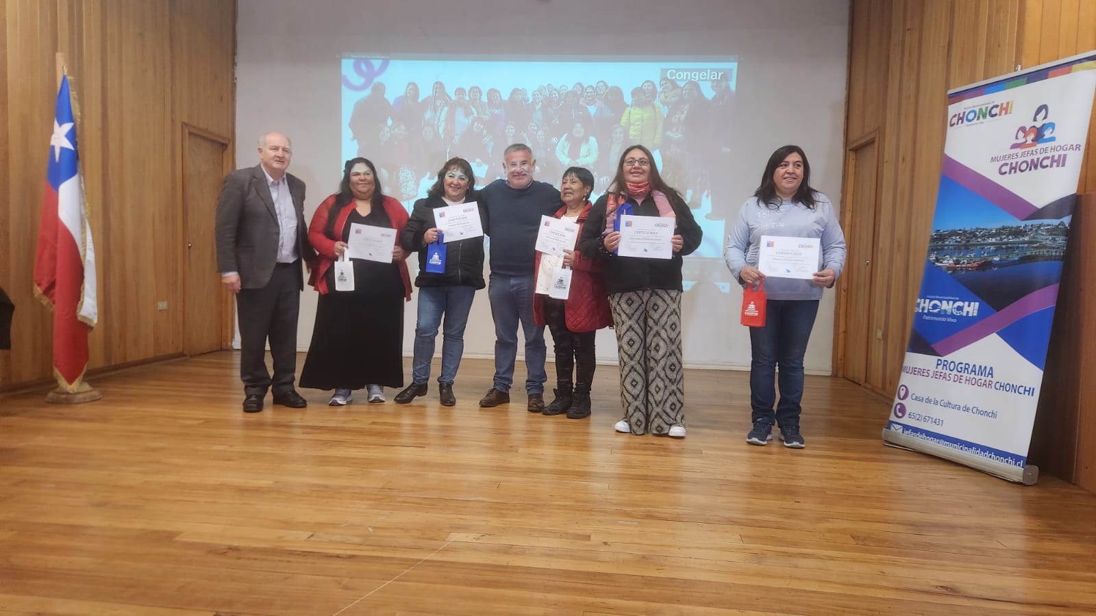 51 Nuevas usuarias egresan con éxito del Programa “Mujeres Jefas de Hogar” de Chonchi.