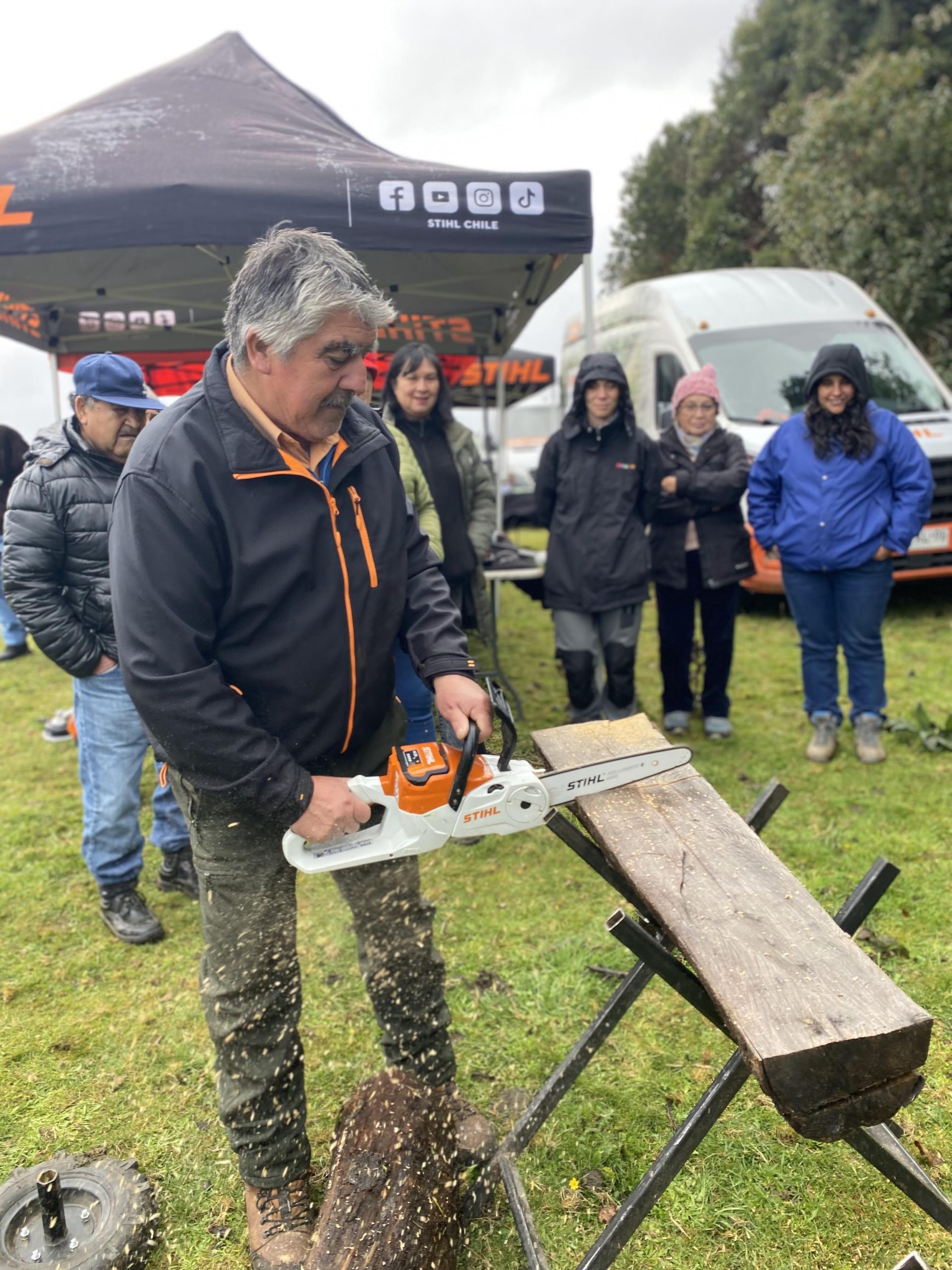 Se realizó con éxito la muestra de maquinarias agrícolas en colaboración con la empresa STIHL