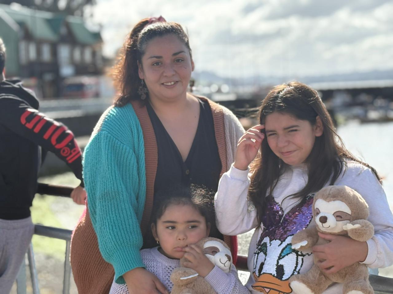 Con entrega de piochas por años de servicio el Cuerpo de Bomberos de Chonchi celebró sus 121 años de existencia.