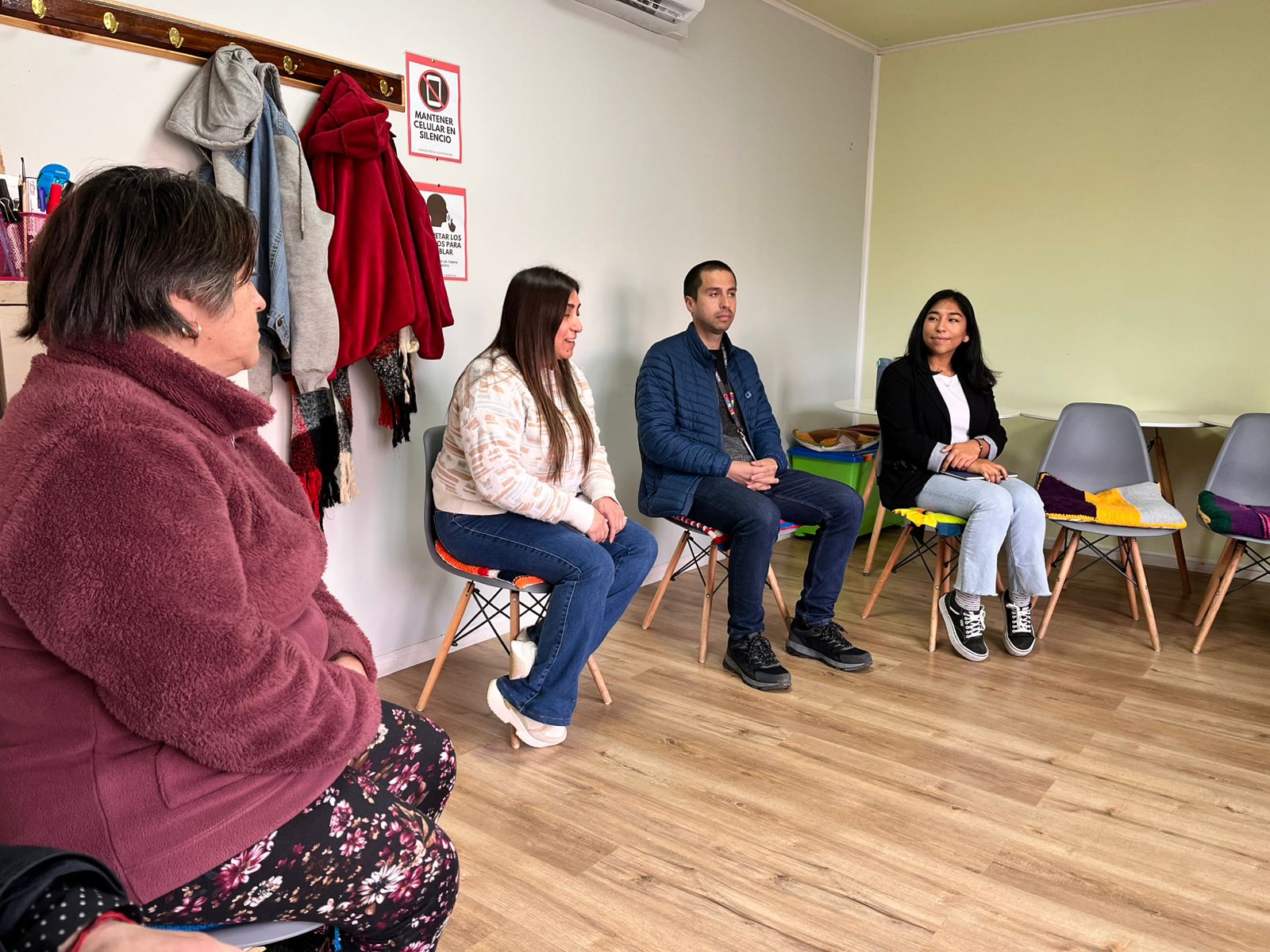 Este miércoles, en el marco del programa CEDIAM de SENAMA y a través del taller de prestaciones sociales, se realizó una instancia informativa donde se invitó a participar al programa “Cuidado al Cuidador”