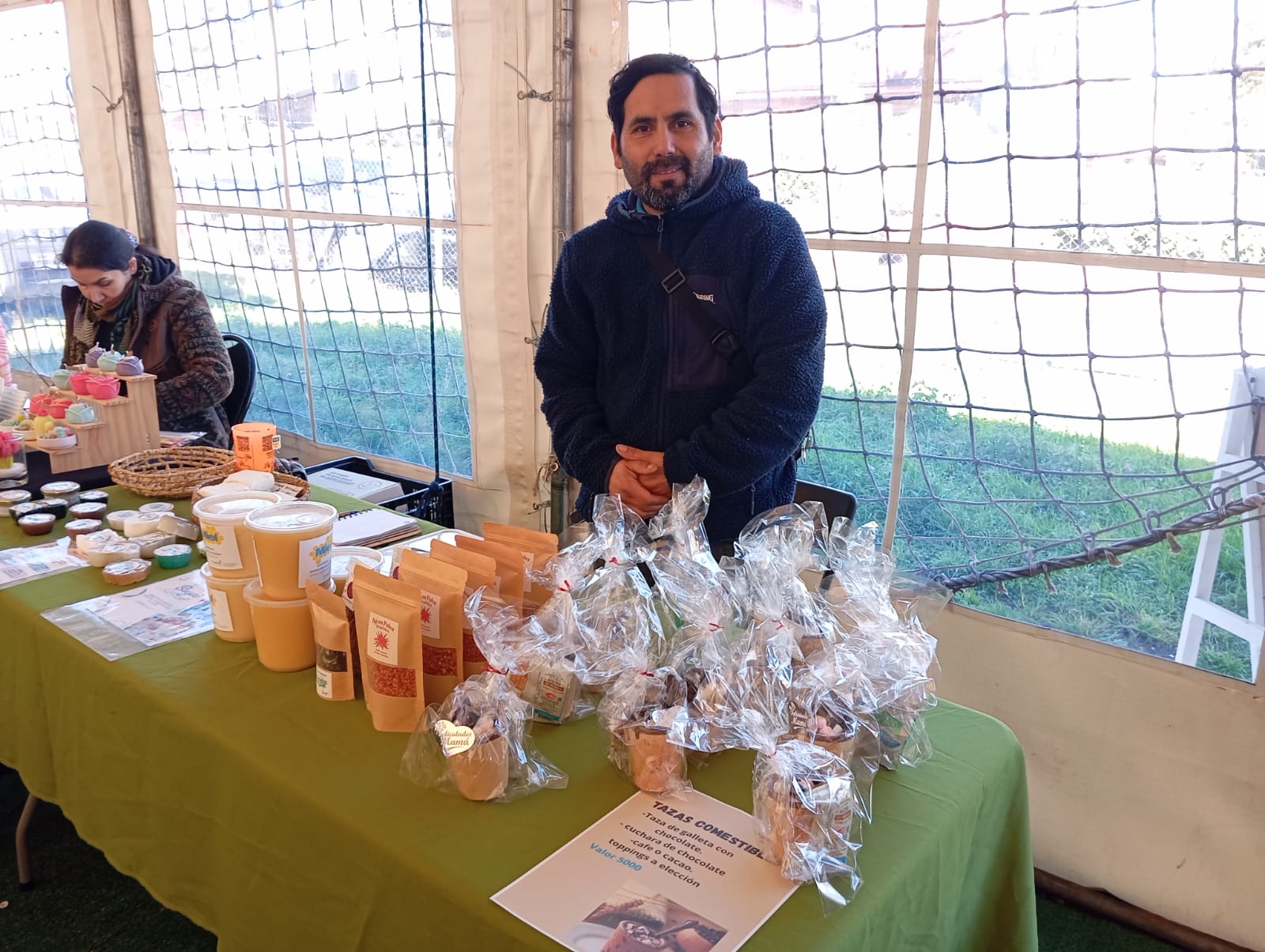Socios y socias de los clubes de adulto mayor “Nuevo Amanecer” de Cucao y “Brisas del Lago” de Huillinco participaron en una jornada desarrollada en el Centro de Día del Adulto Mayor de Chonchi