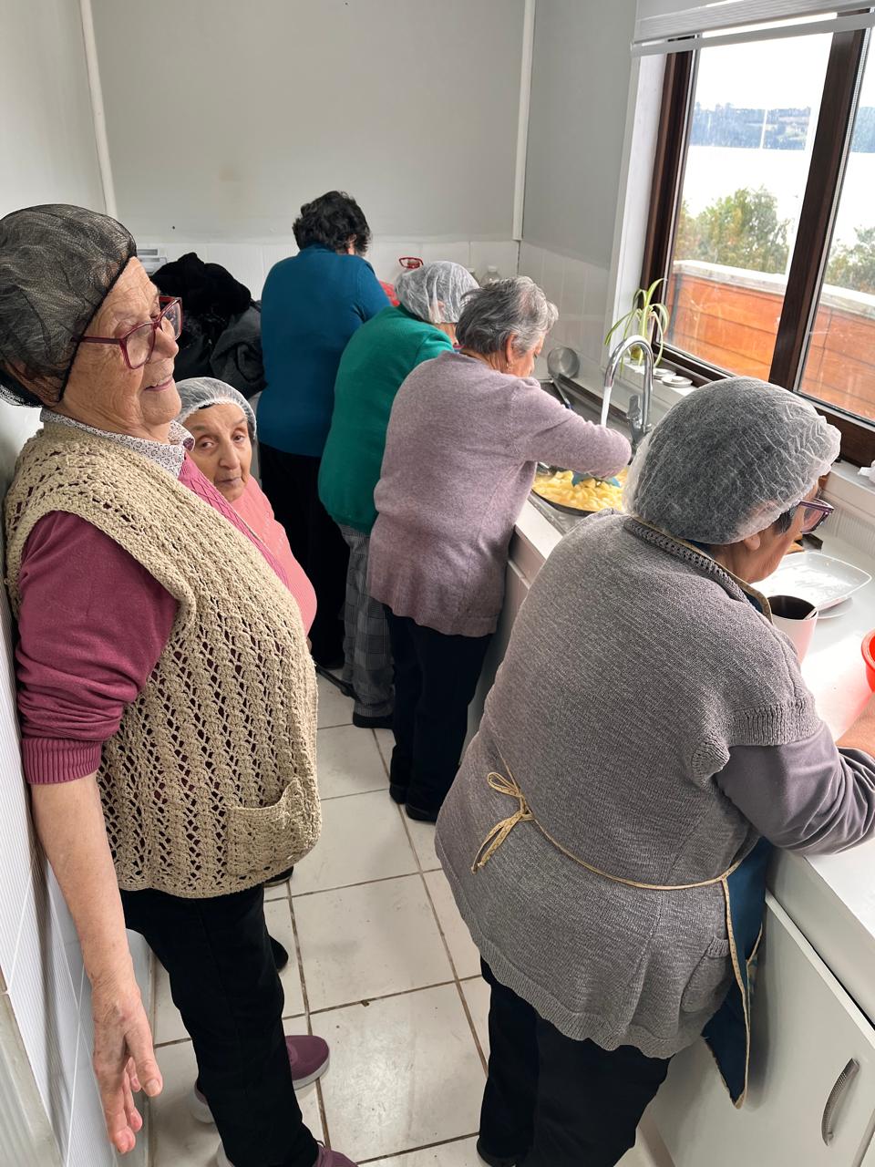 Mamás usuarias del CEDIAM de Chonchi celebraron su día.