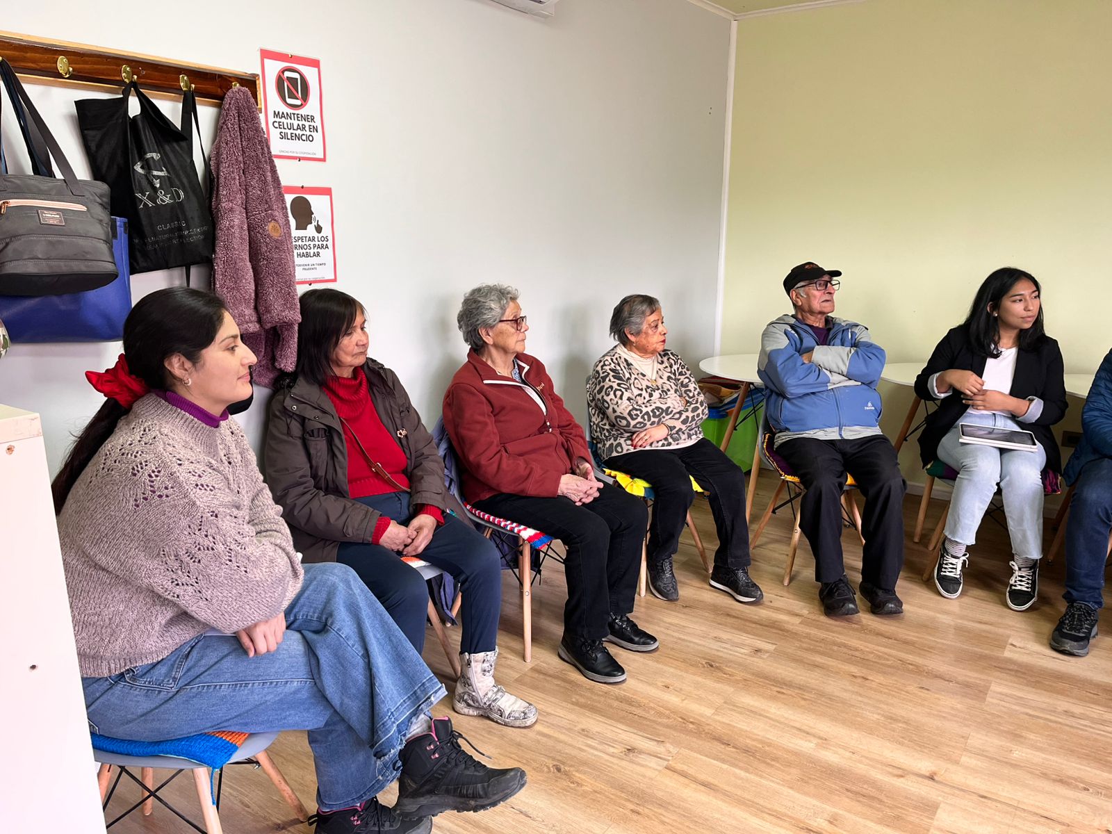 Este miércoles, en el marco del programa CEDIAM de SENAMA y a través del taller de prestaciones sociales, se realizó una instancia informativa donde se invitó a participar al programa “Cuidado al Cuidador”