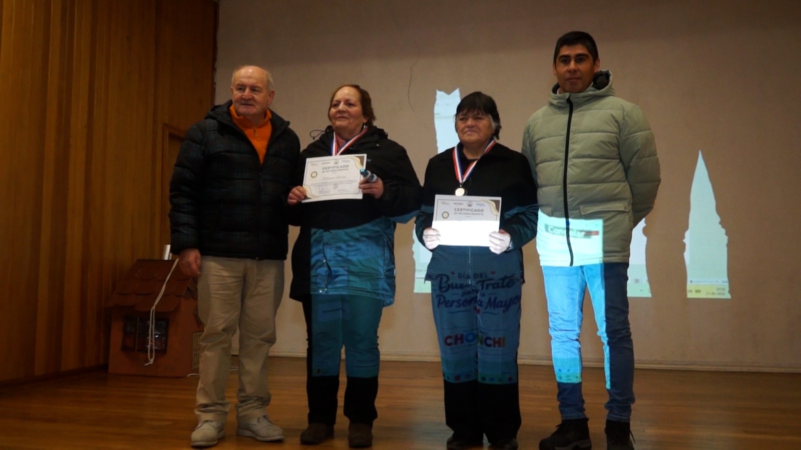 Municipio de Chonchi con un acto comunal conmemoró el “Día del Buen Trato hacia las Personas Mayores”.
