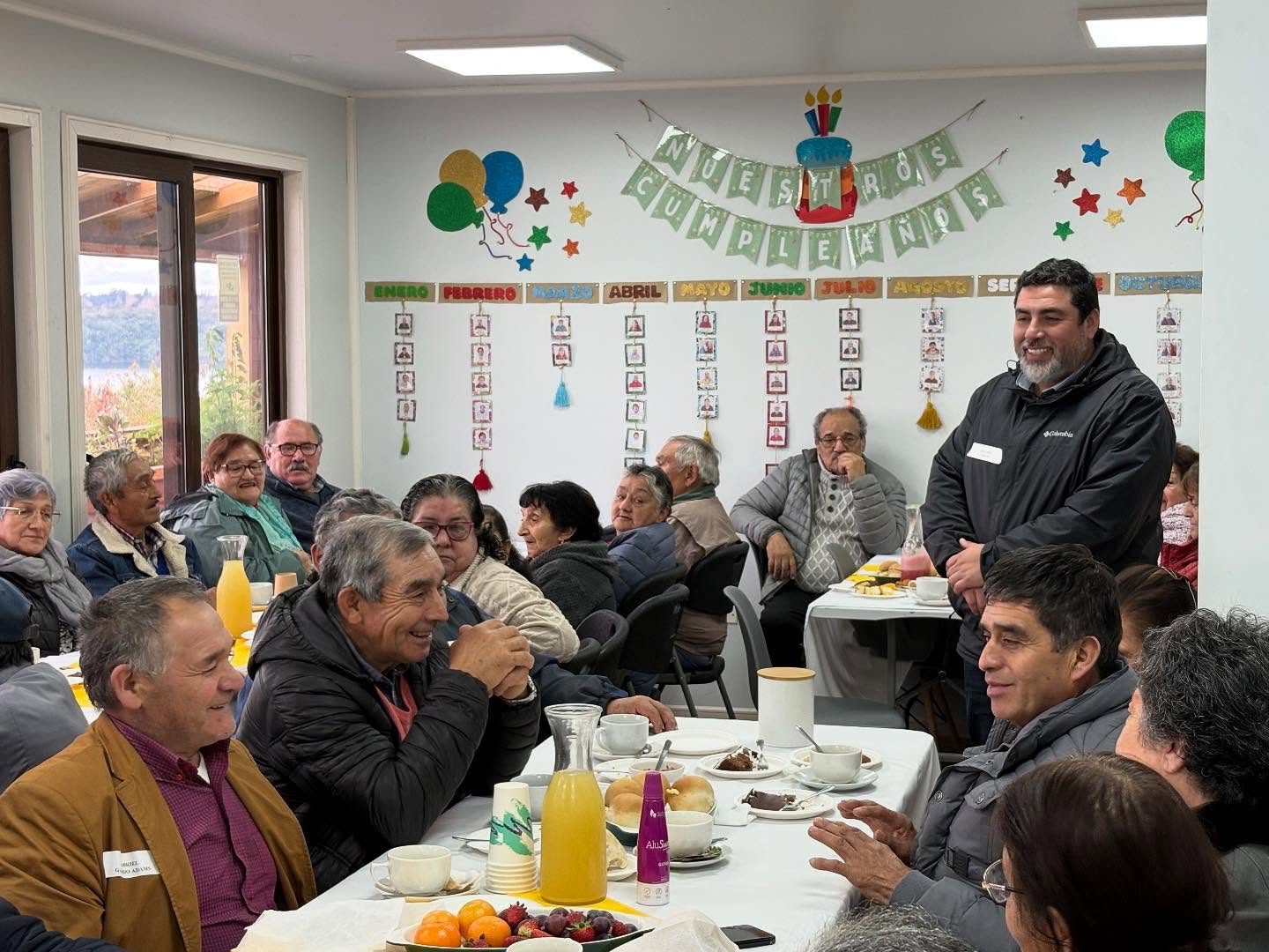 Chonchi da una emotiva bienvenida a los adultos mayores del Programa Vínculos.