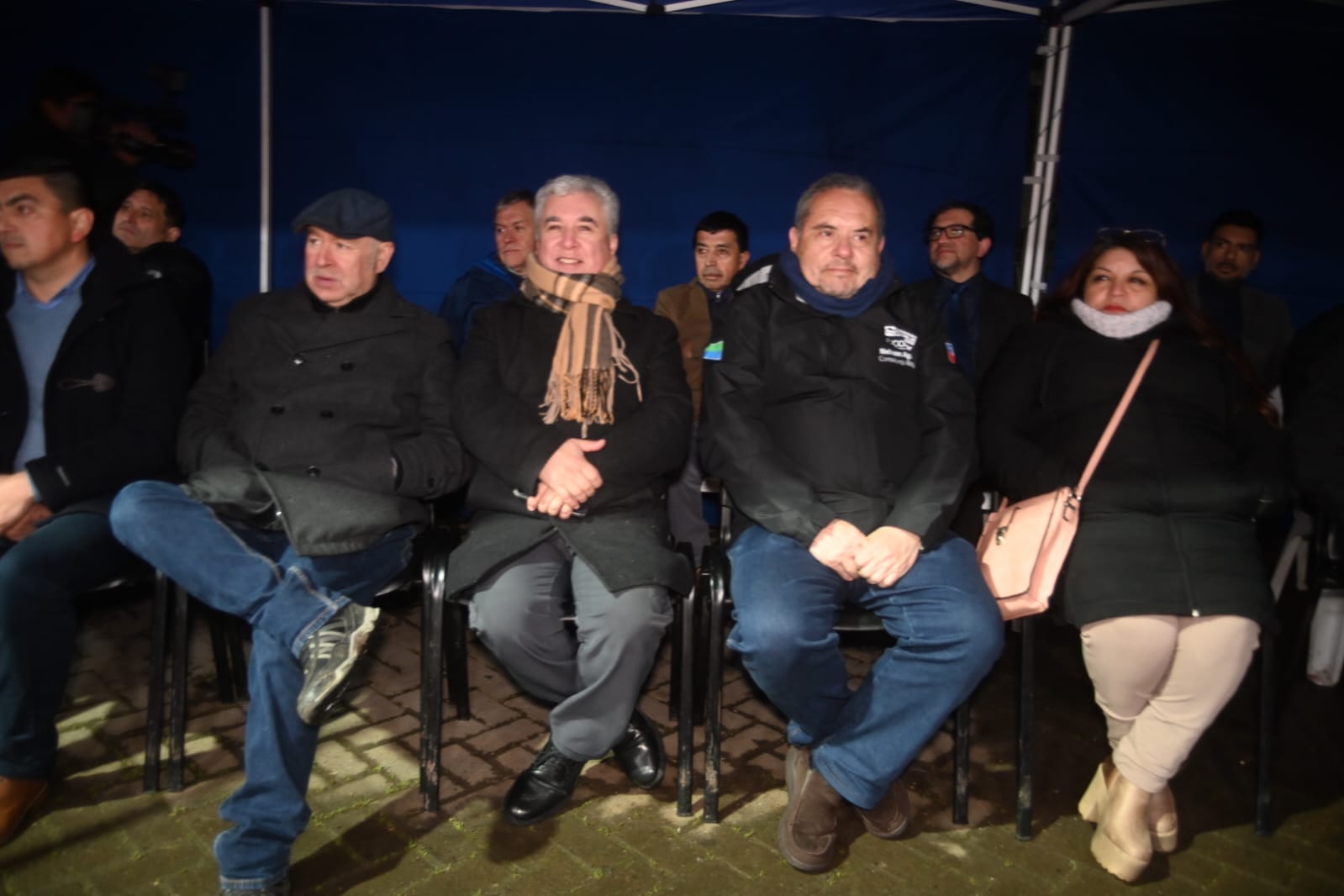 Gobierno Regional de Los Lagos invierte más de 470 millones de pesos en Feria Artesanal y Buses adaptados para la escuela especial Amanecer de Chonchi.