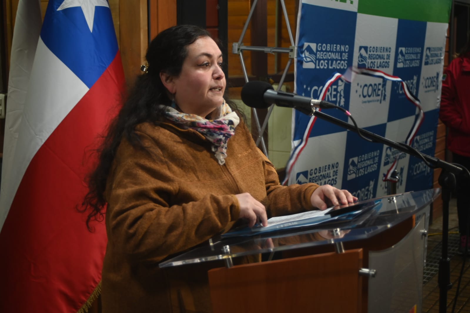 Gobierno Regional de Los Lagos invierte más de 470 millones de pesos en Feria Artesanal y Buses adaptados para la escuela especial Amanecer de Chonchi.