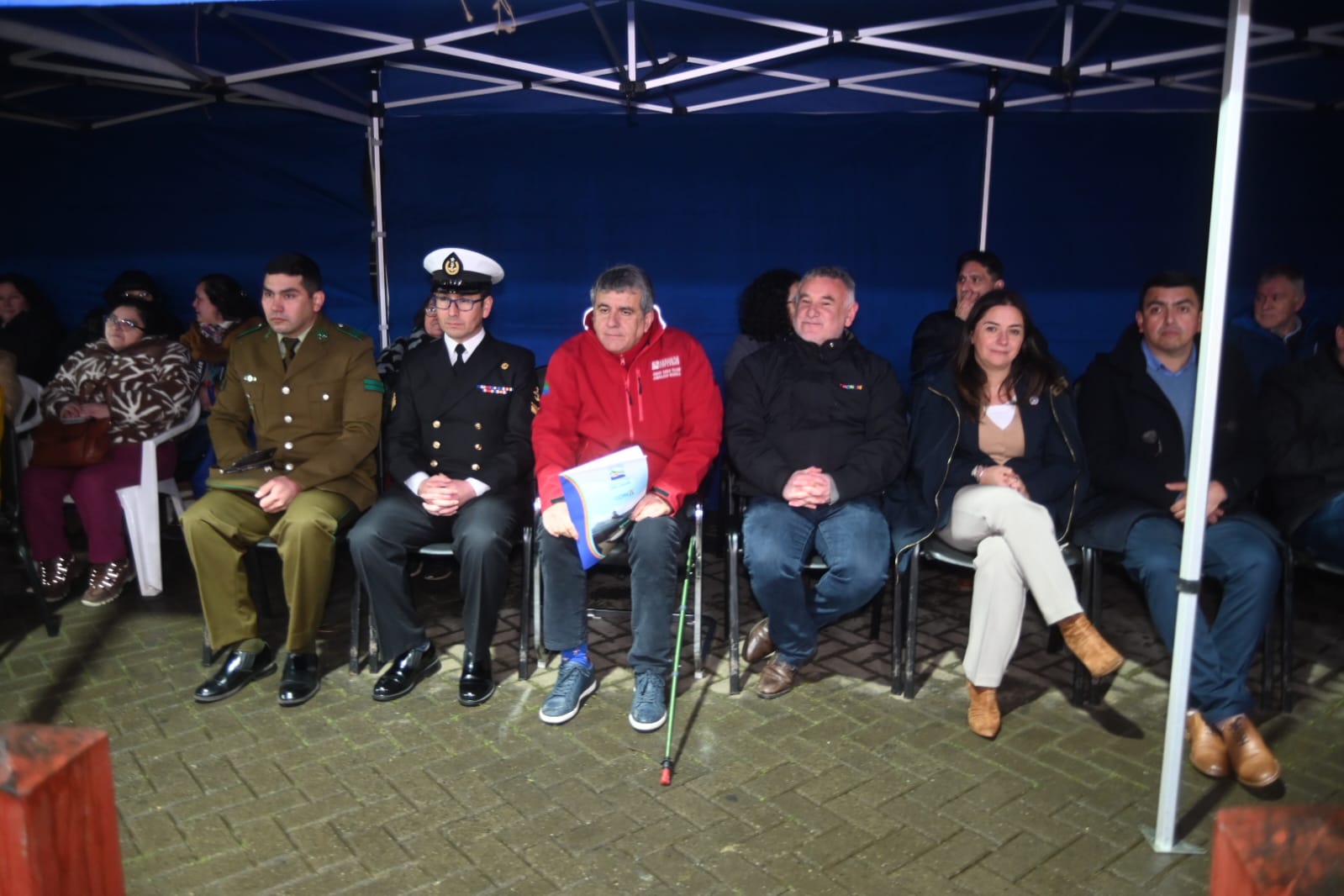 Gobierno Regional de Los Lagos invierte más de 470 millones de pesos en Feria Artesanal y Buses adaptados para la escuela especial Amanecer de Chonchi.