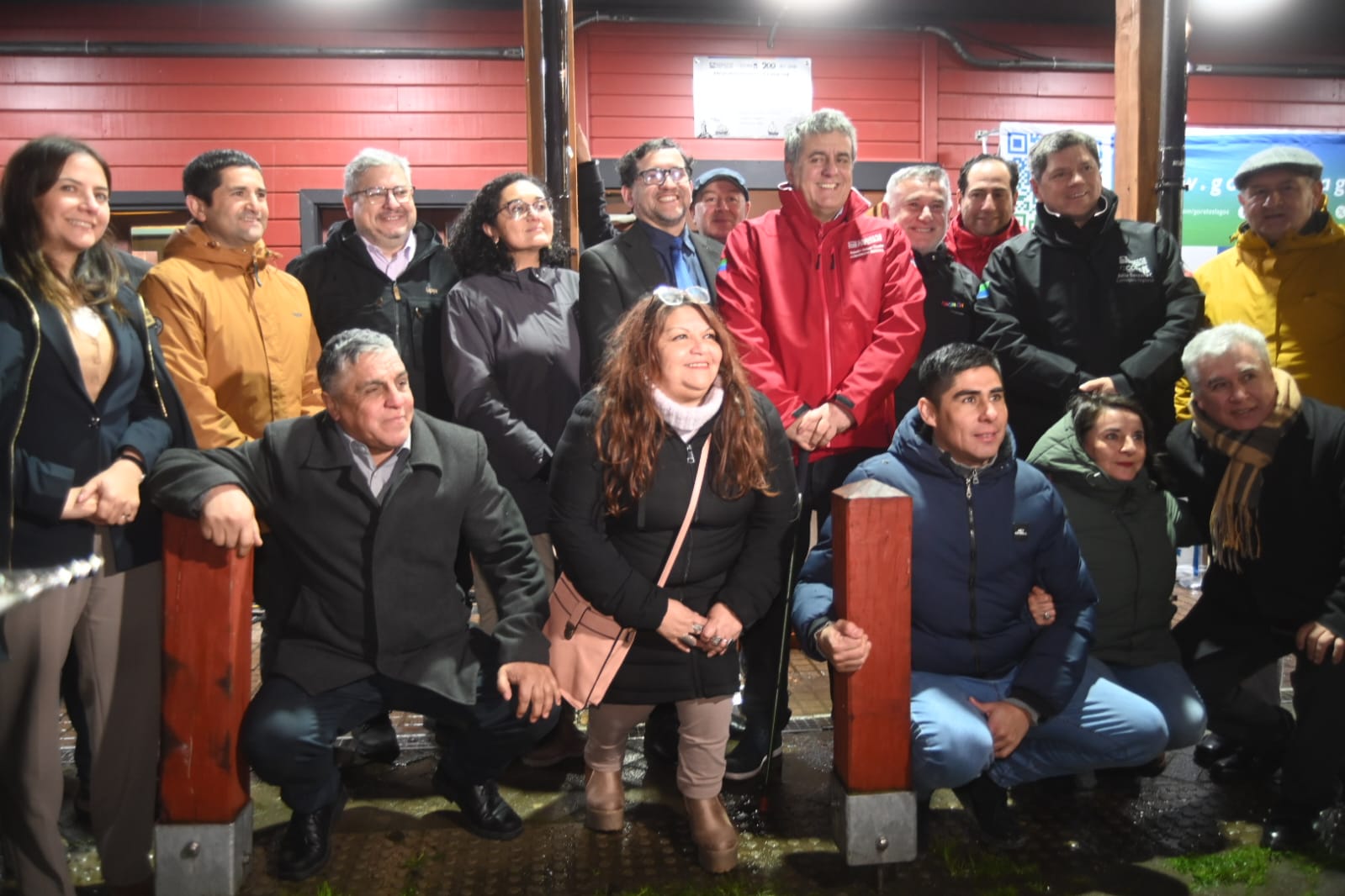 Gobierno Regional de Los Lagos invierte más de 470 millones de pesos en Feria Artesanal y Buses adaptados para la escuela especial Amanecer de Chonchi.