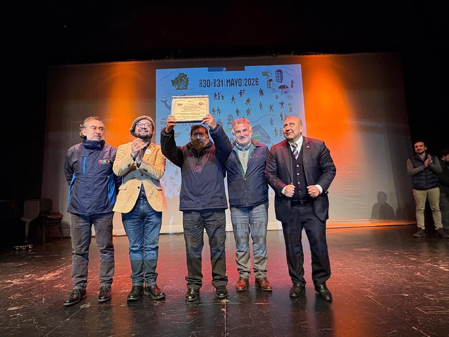 Músico y Fiscal de Teupa don Ramiro Barría es reconocido en acto provincial de la Red de Cultura de Chiloé.