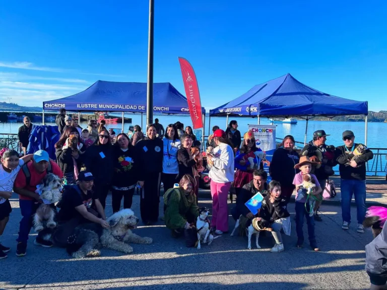 FOTO GRUPAL CONCURSO DE MASCOTAS